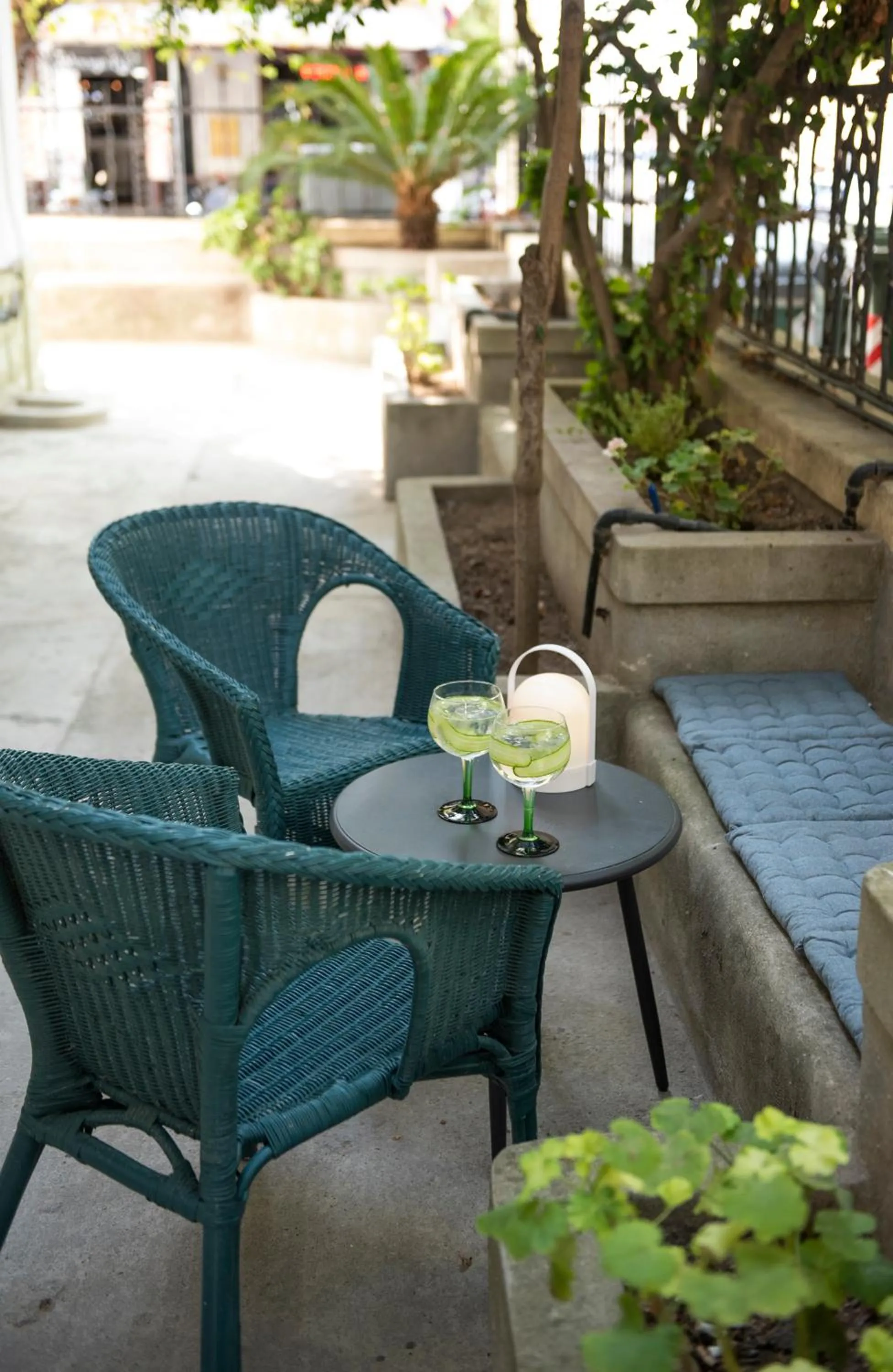 Garden in Jensen Luxury Suites