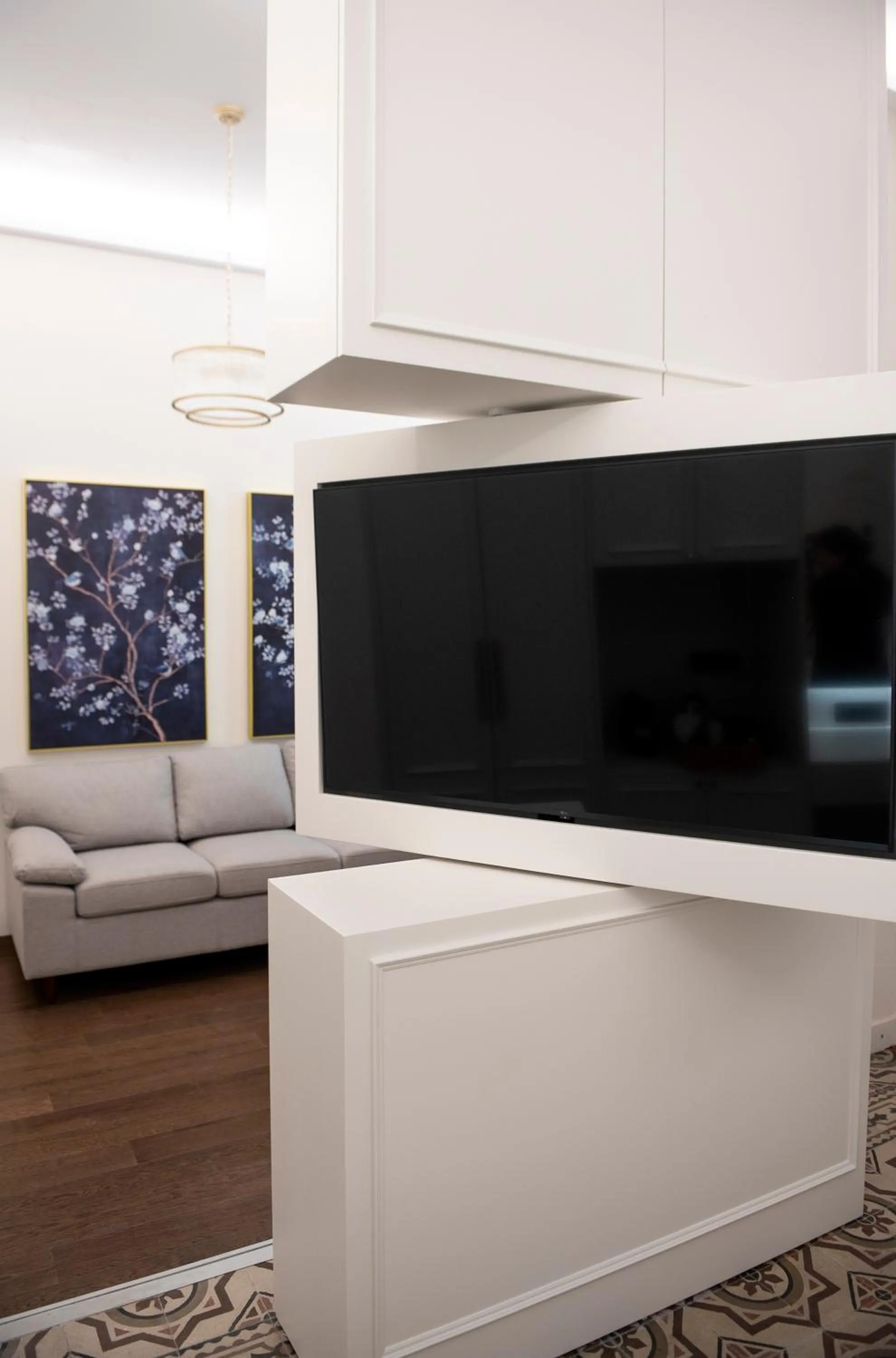 TV and multimedia in Jensen Luxury Suites