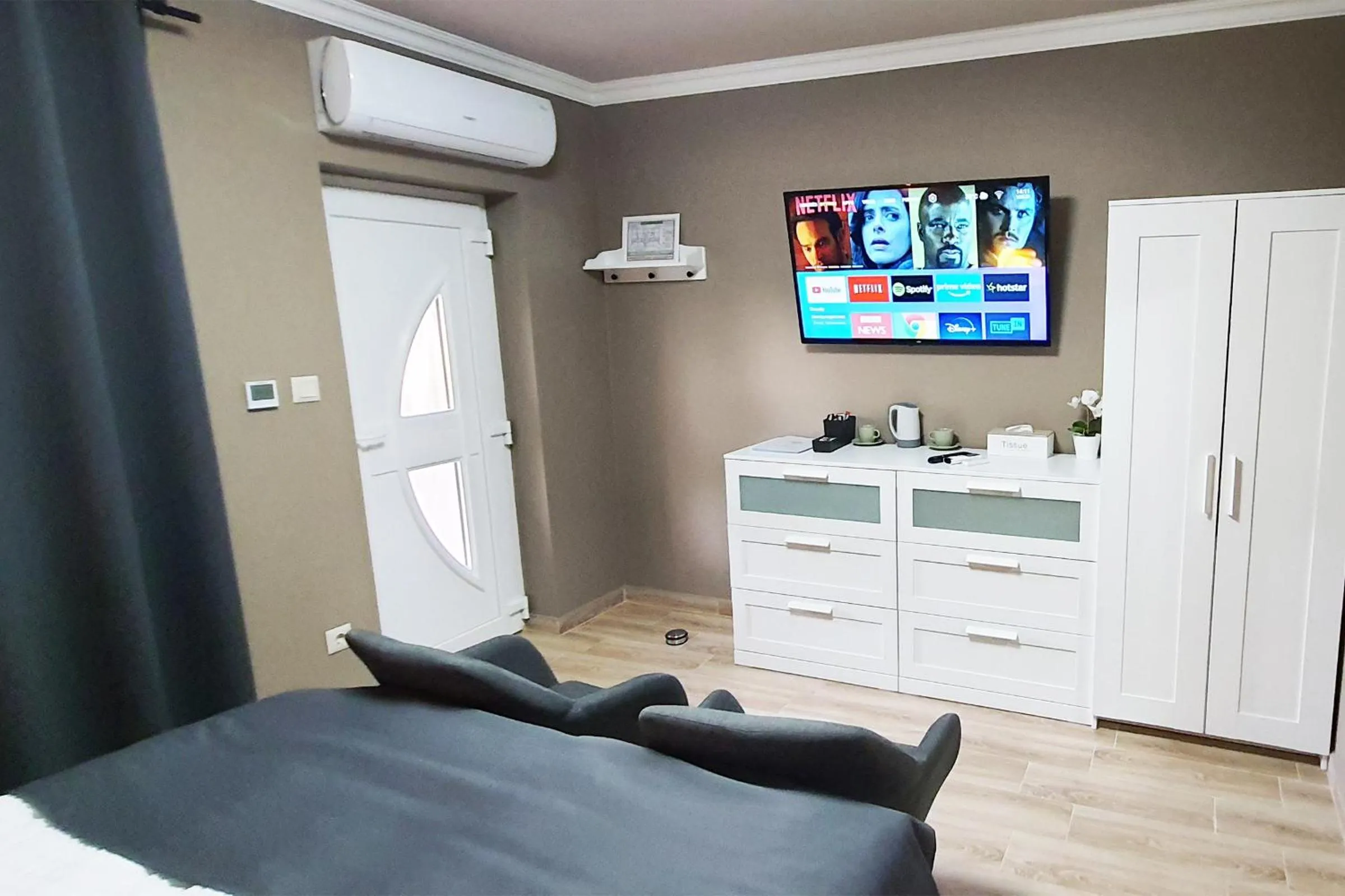 Bed in The Luxo Wine Museum Hotel