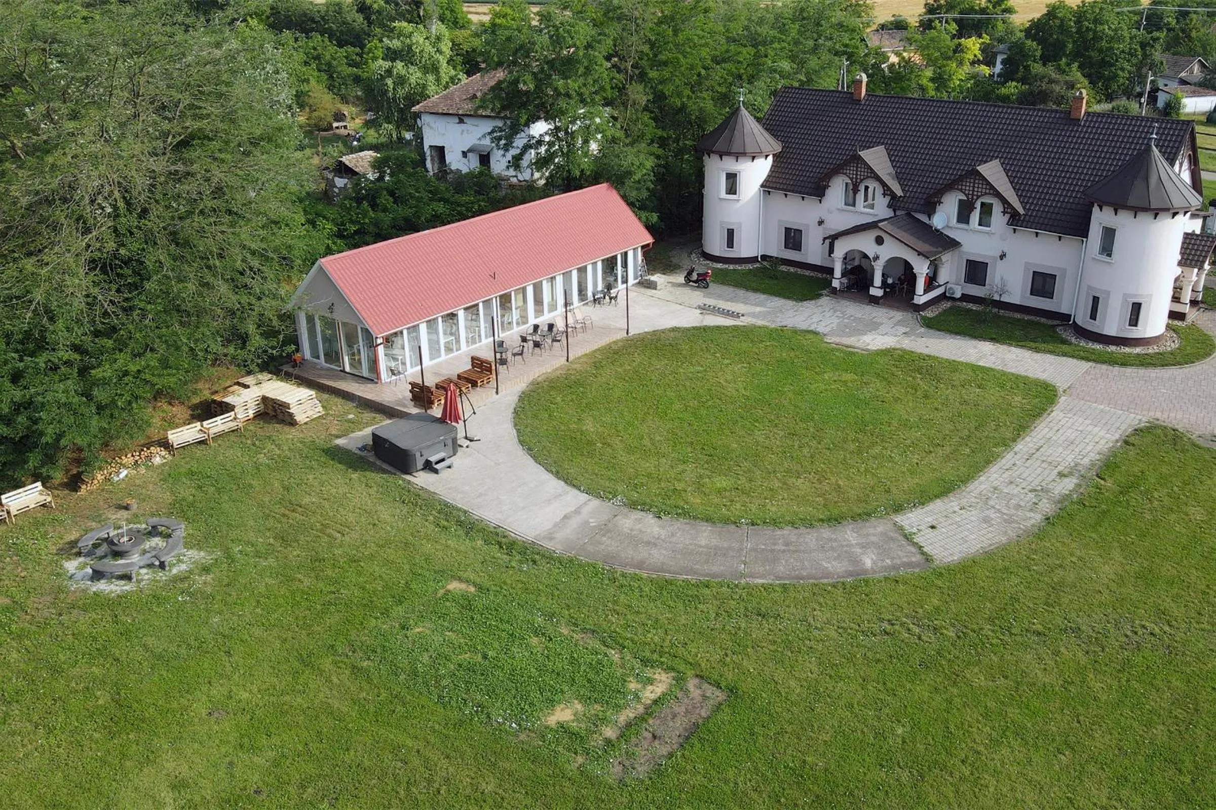 Property building in The Luxo Wine Museum Hotel