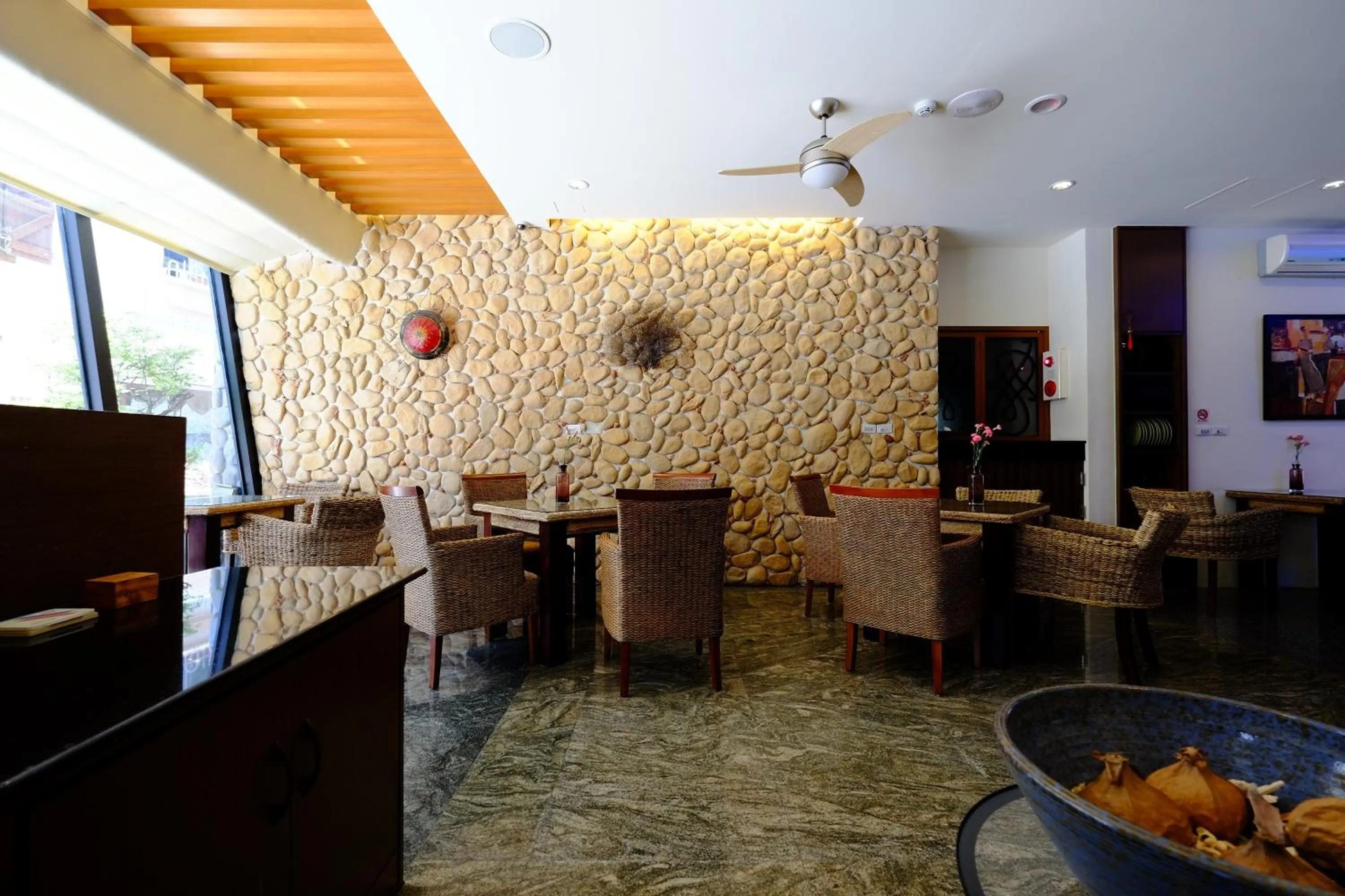 Restaurant/places to eat in Haiye Guest House