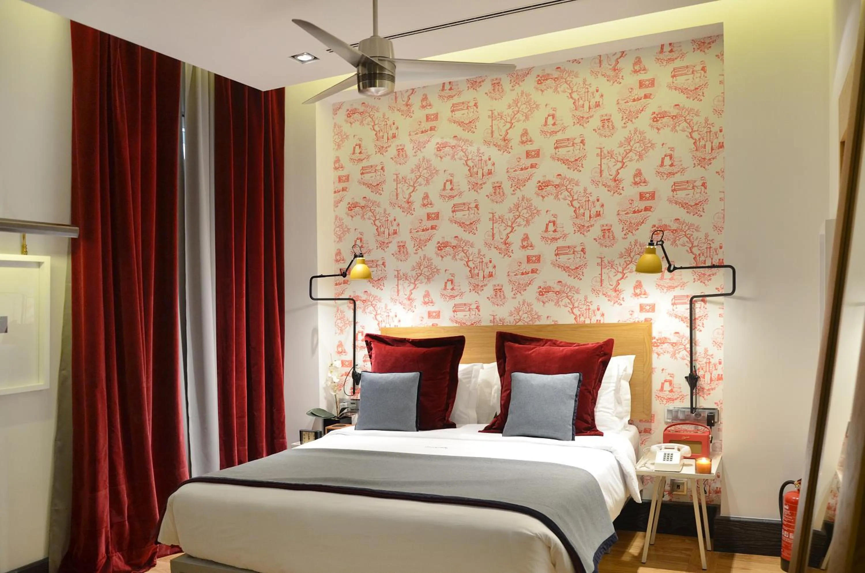 Bedroom, Bed in Browns Central Hotel