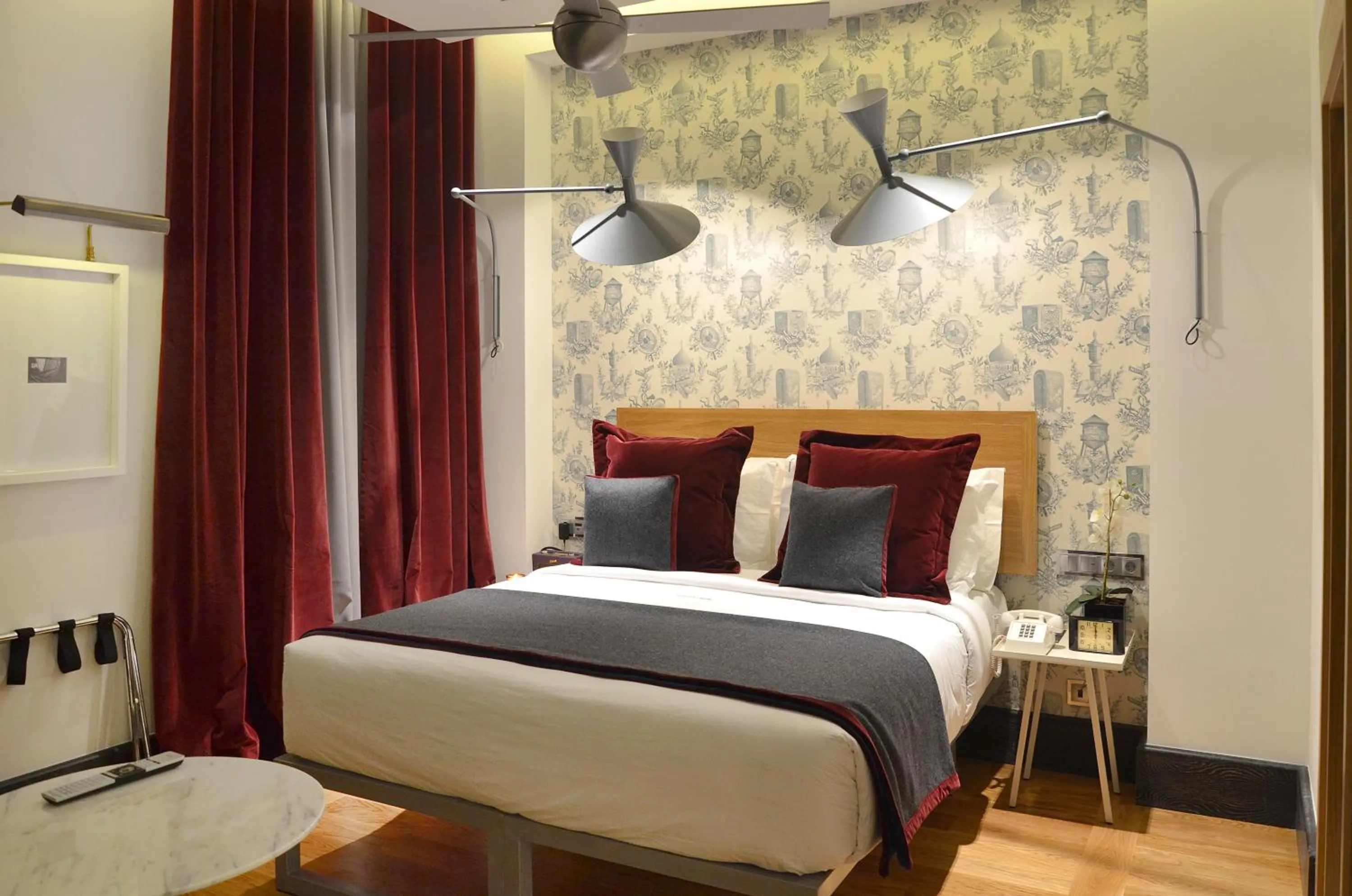 Bedroom, Bed in Browns Central Hotel