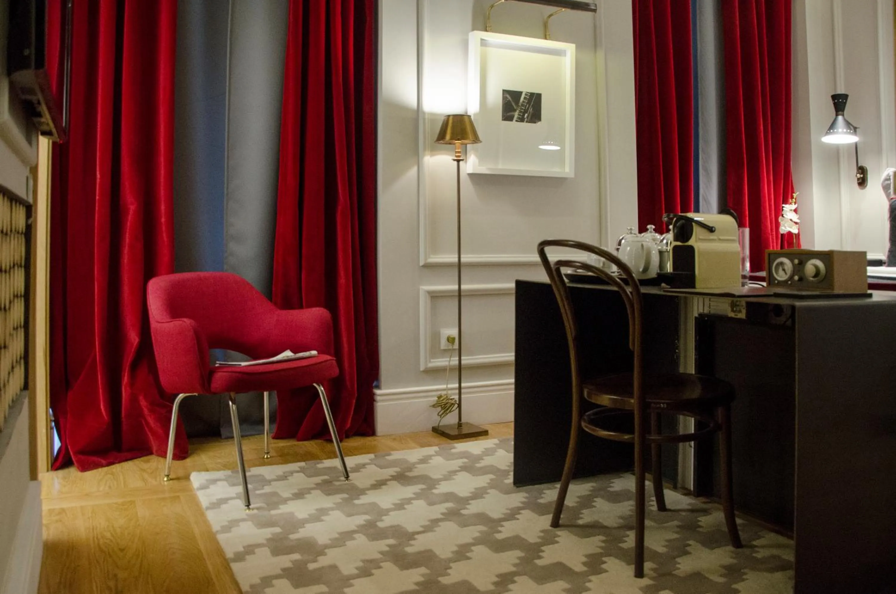 TV and multimedia in Browns Central Hotel