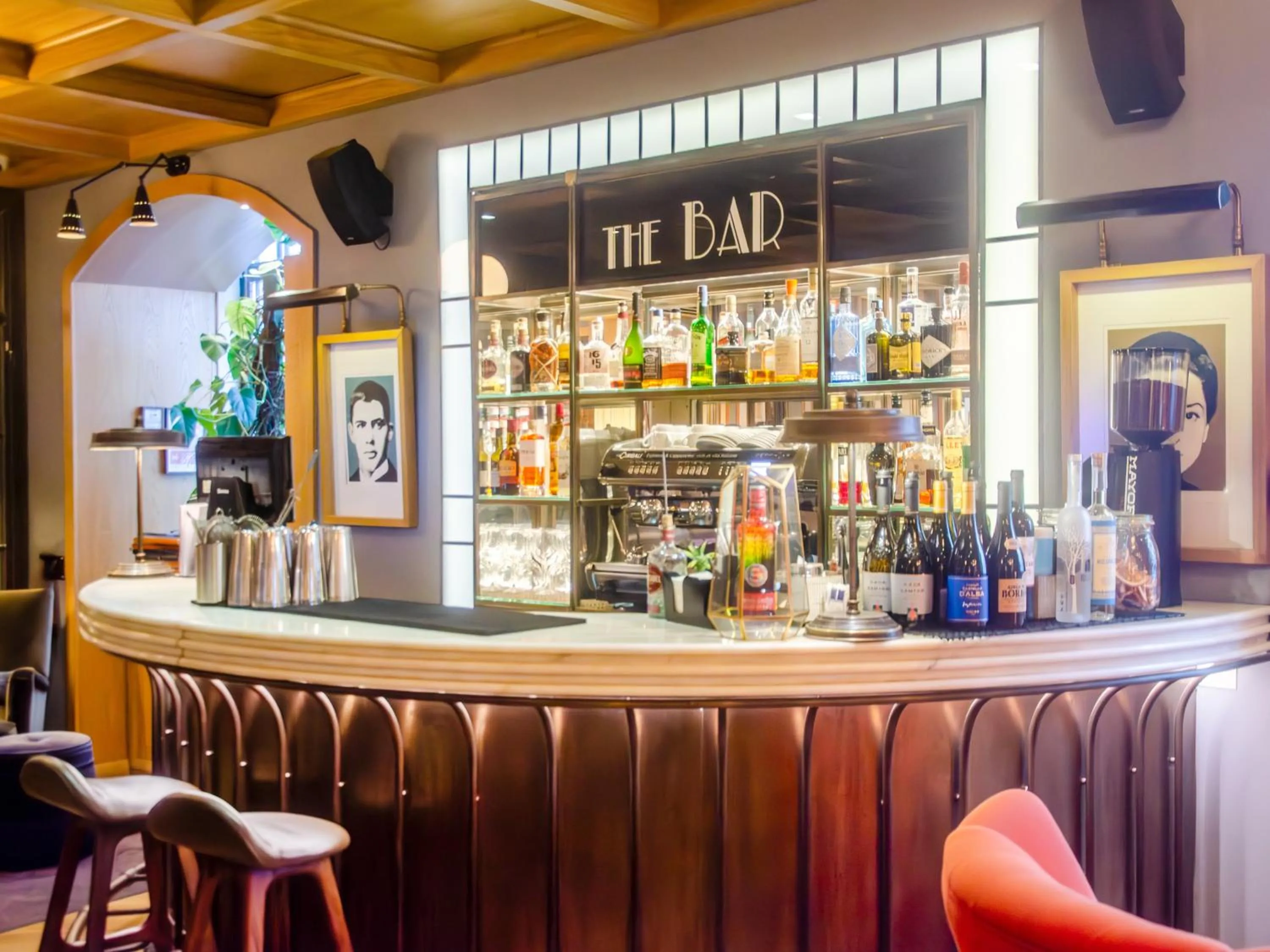 Lounge or bar in Browns Central Hotel