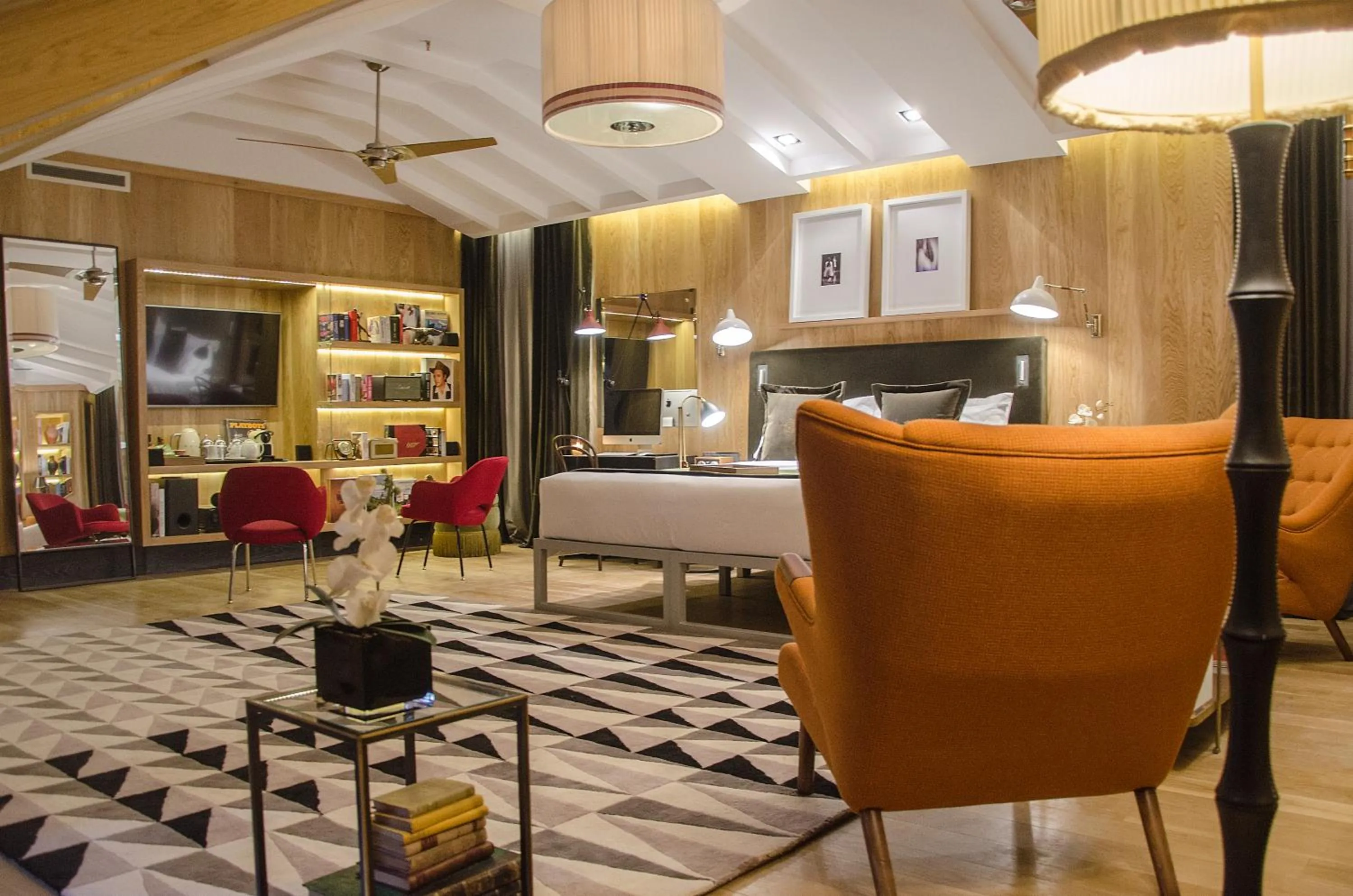 Decorative detail in Browns Central Hotel