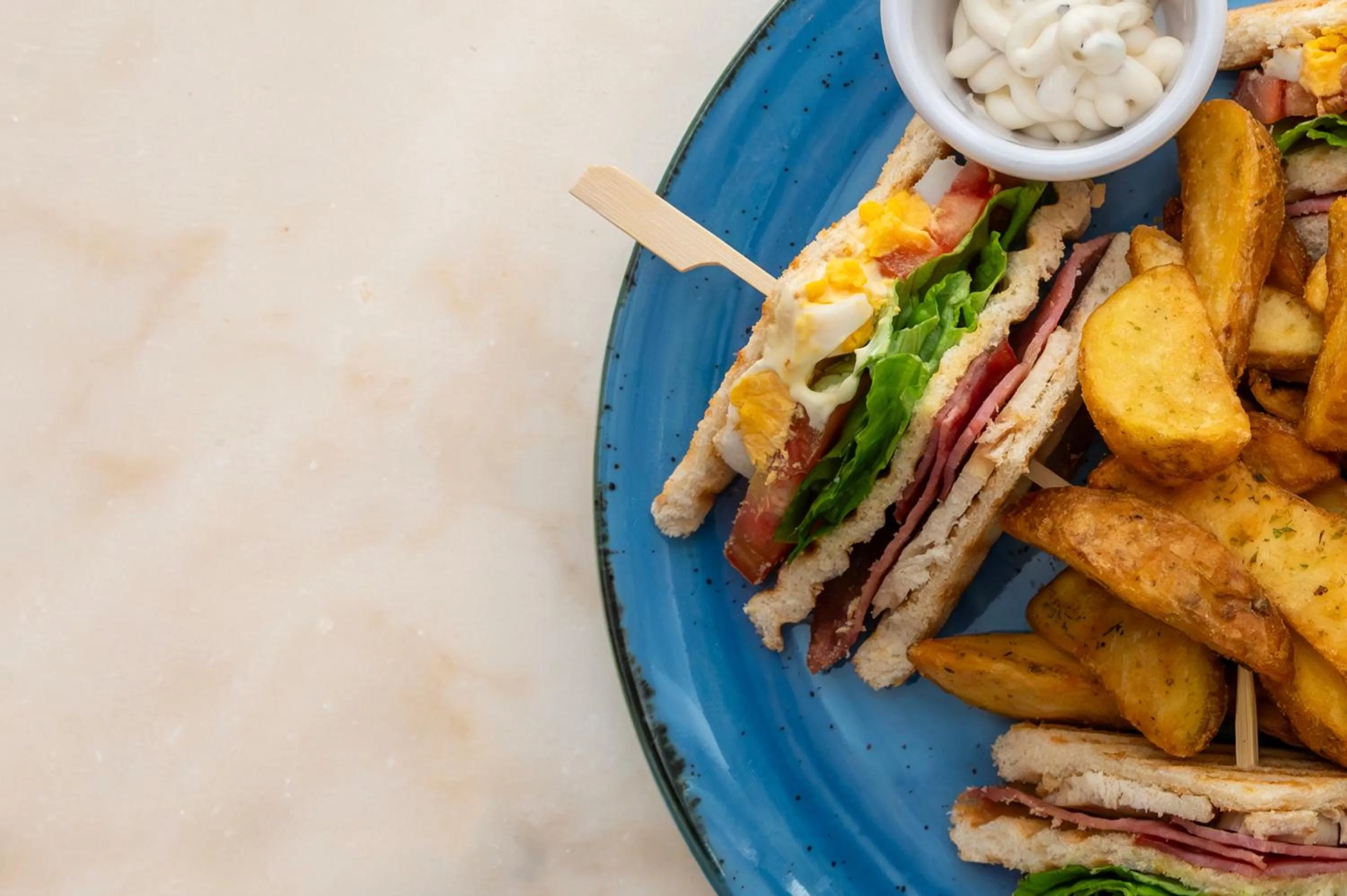 Food and drinks in Browns Central Hotel