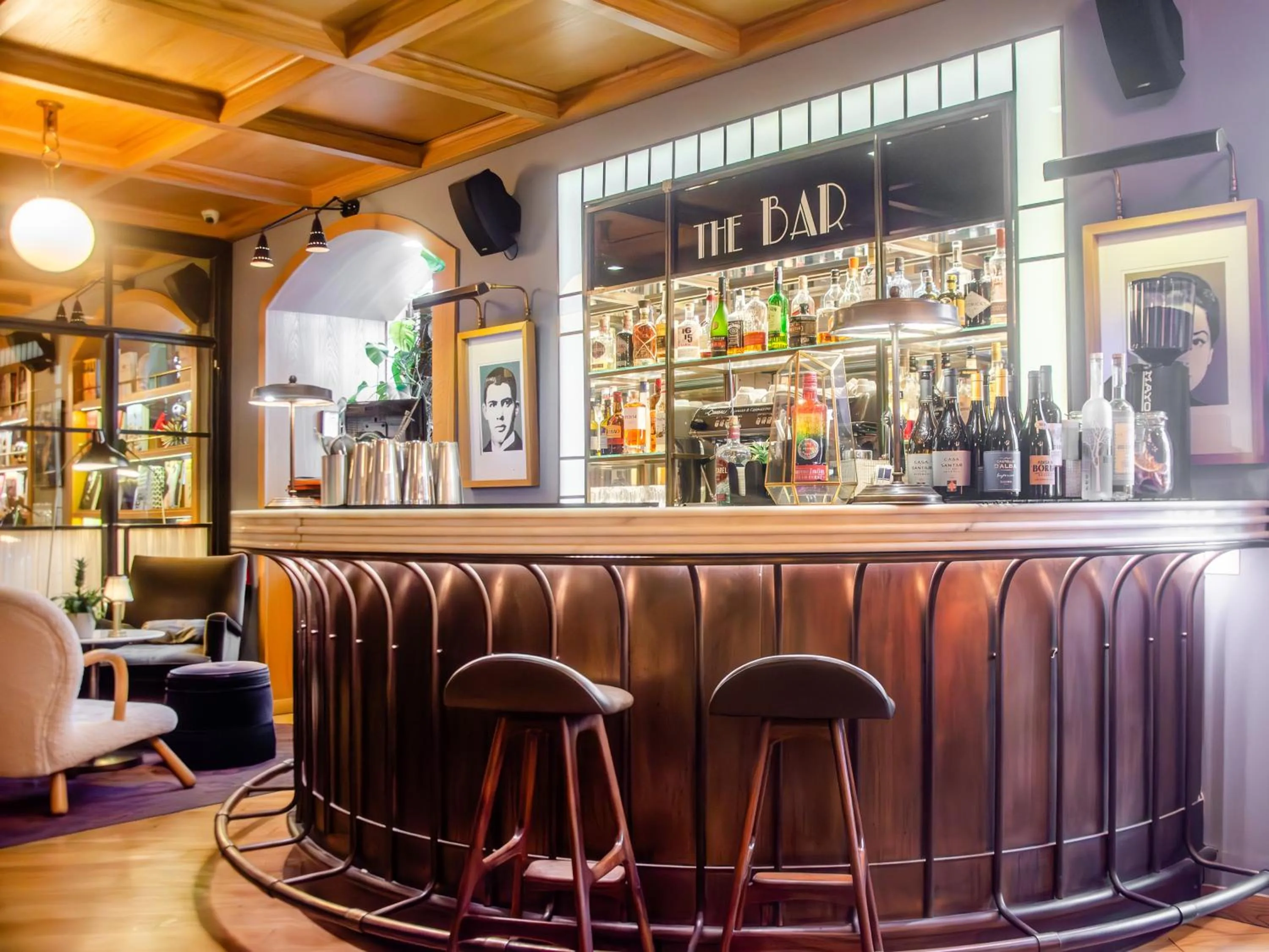 Lounge or bar in Browns Central Hotel