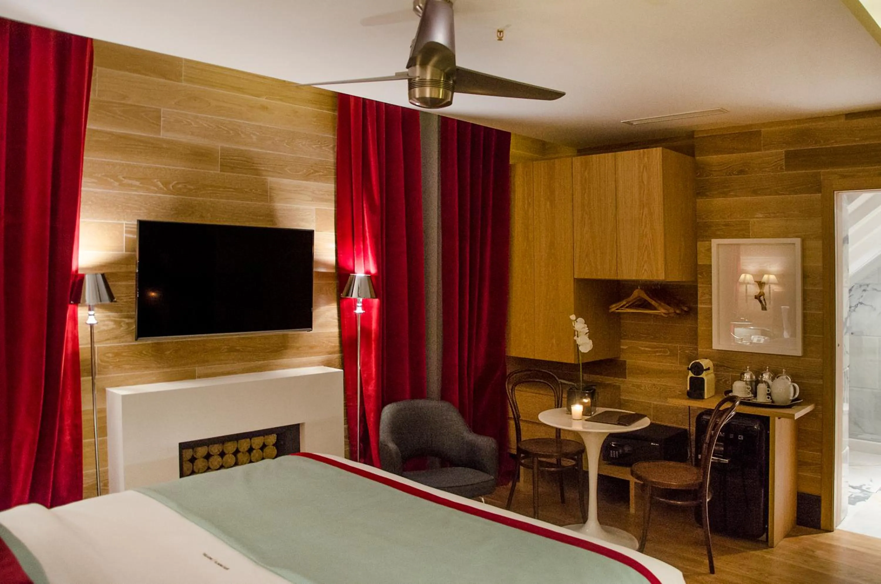 Bed in Browns Central Hotel