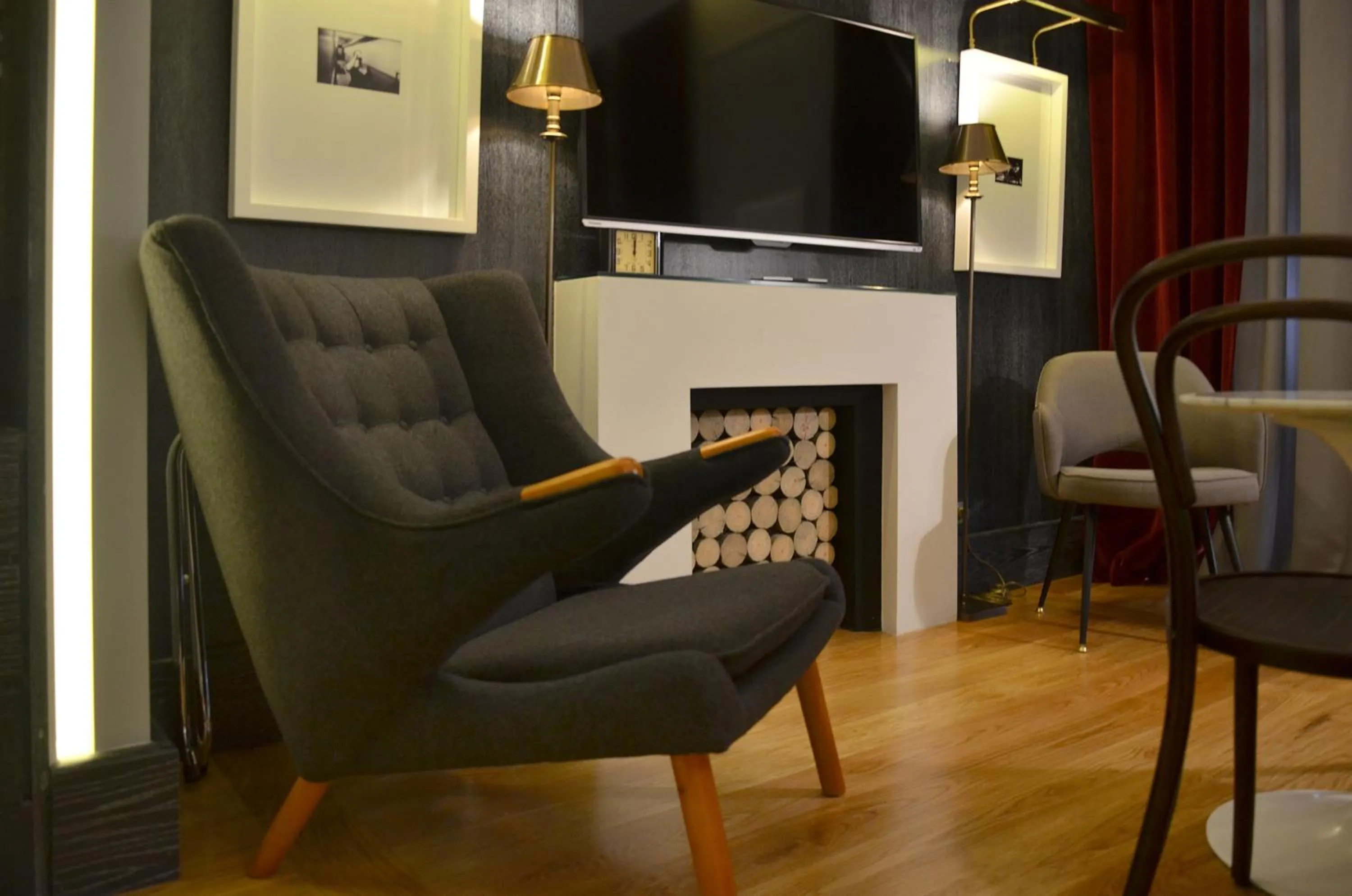 Bedroom in Browns Central Hotel