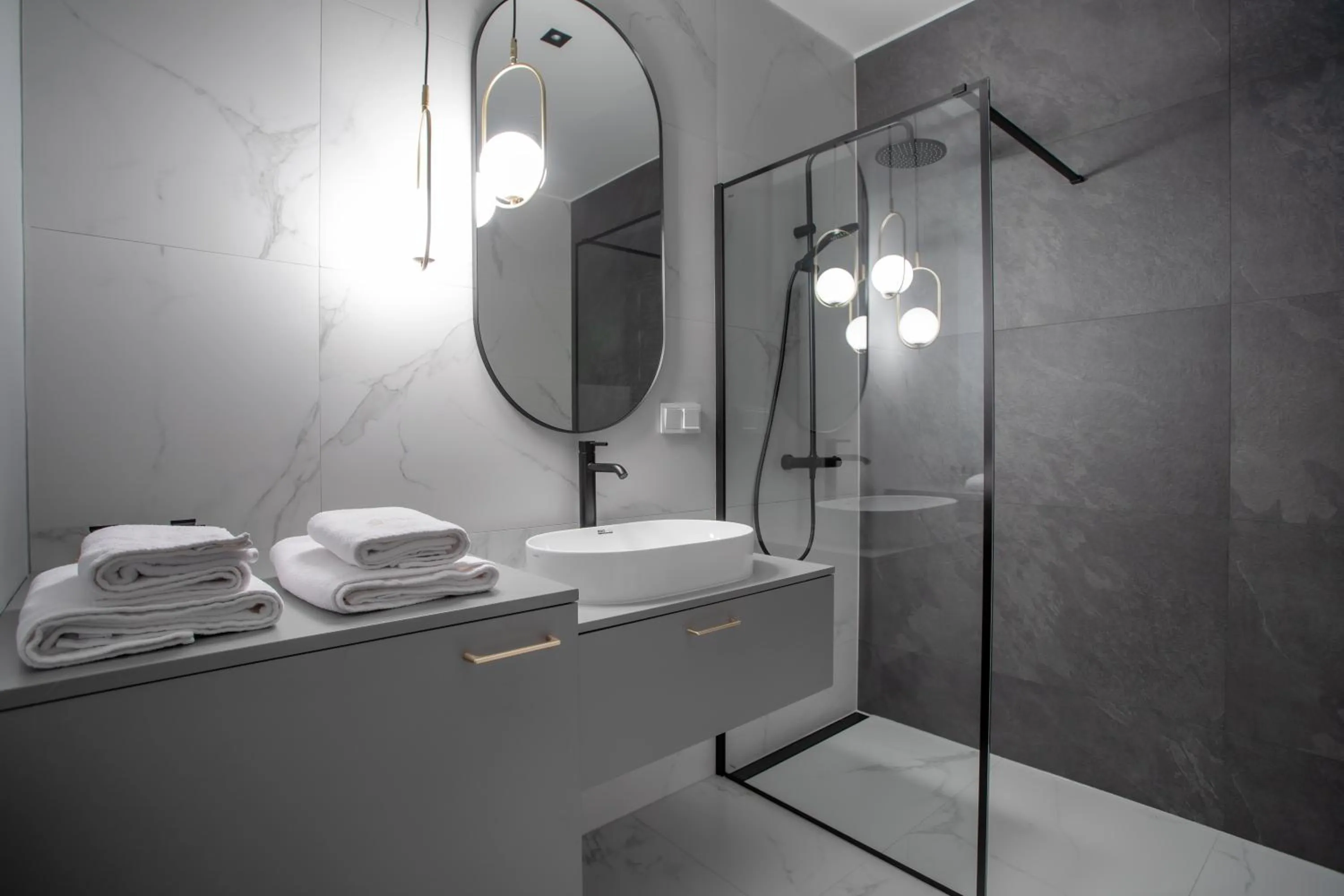 Shower in In The Sky - Apartamenty w Sky Tower