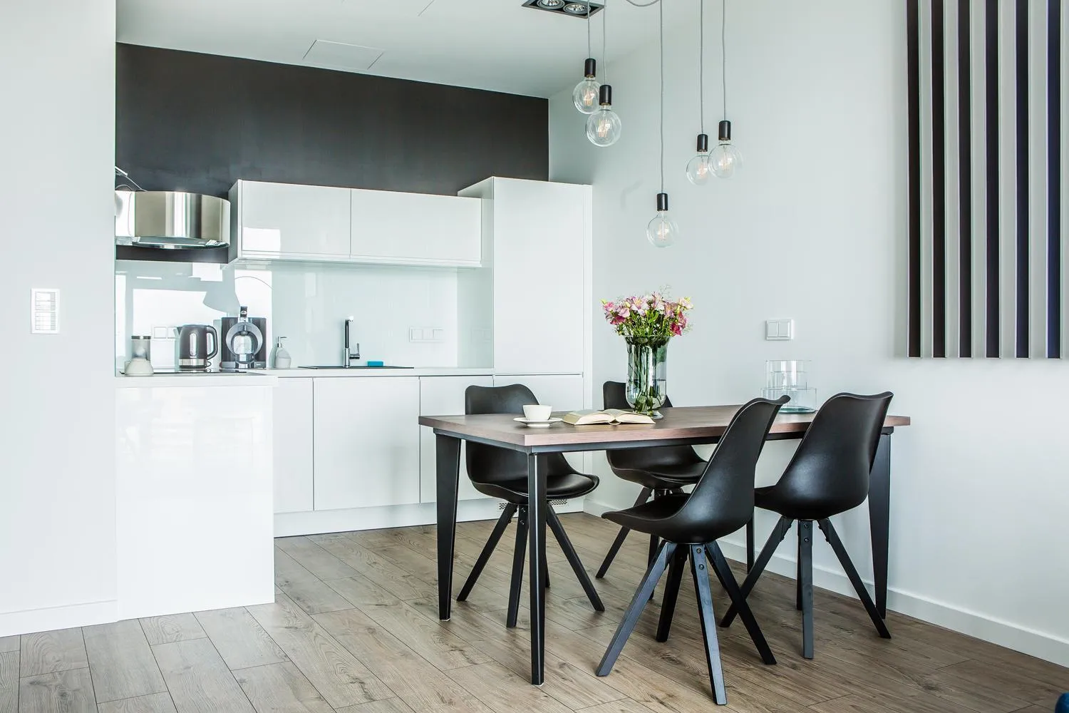 Kitchen or kitchenette in In The Sky - Apartamenty w Sky Tower