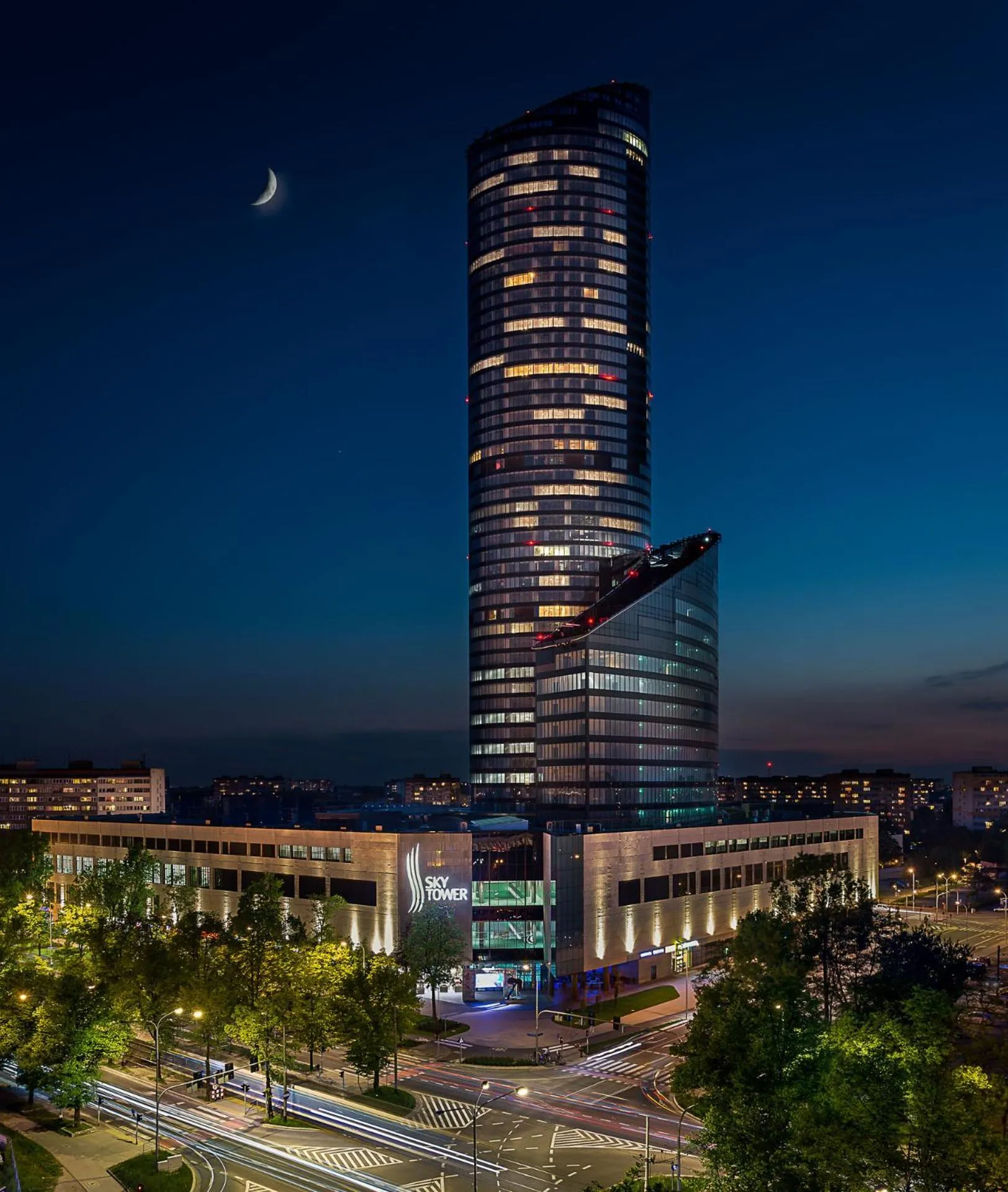 Property building in In The Sky - Apartamenty w Sky Tower