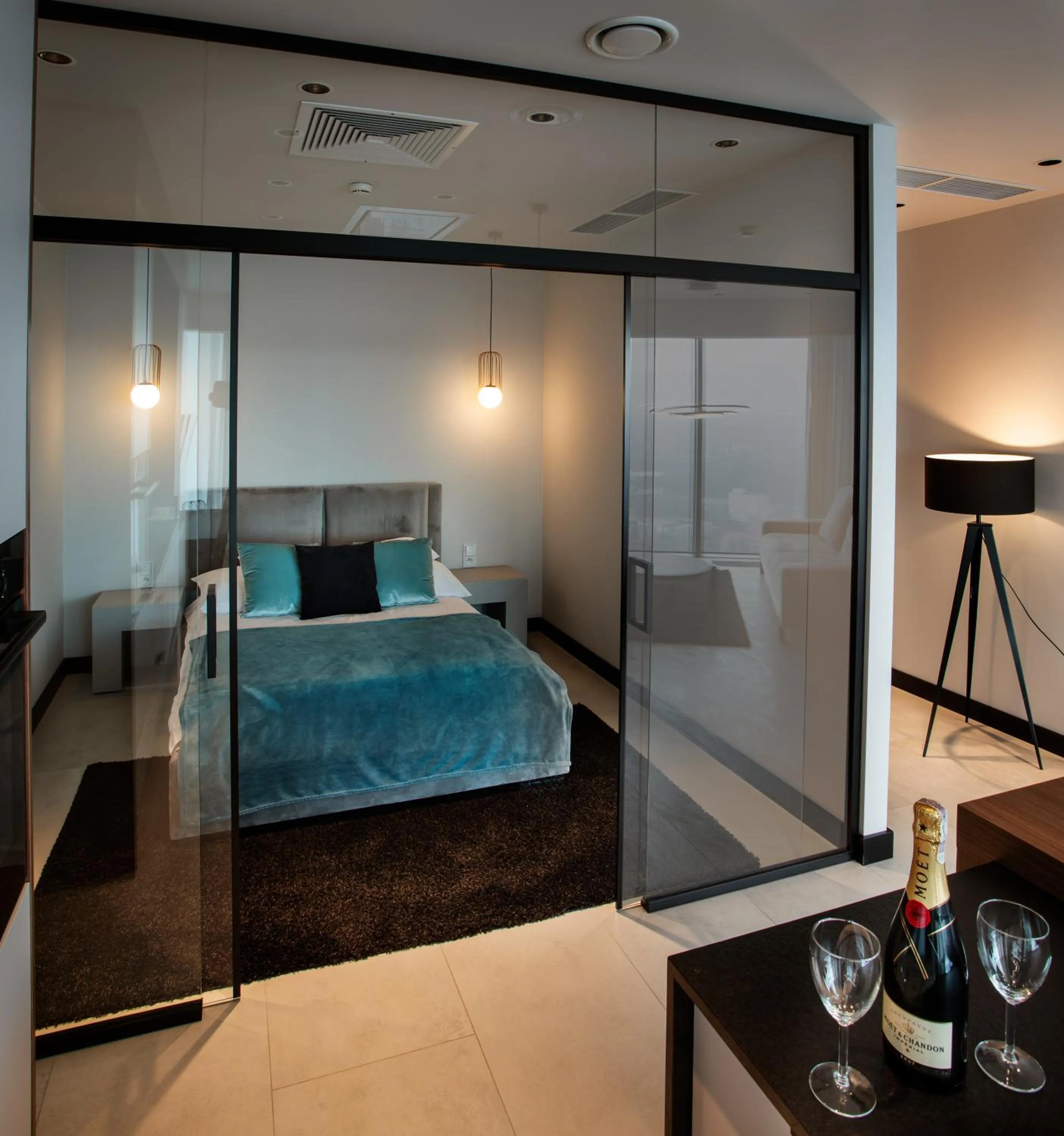 Bed in In The Sky - Apartamenty w Sky Tower