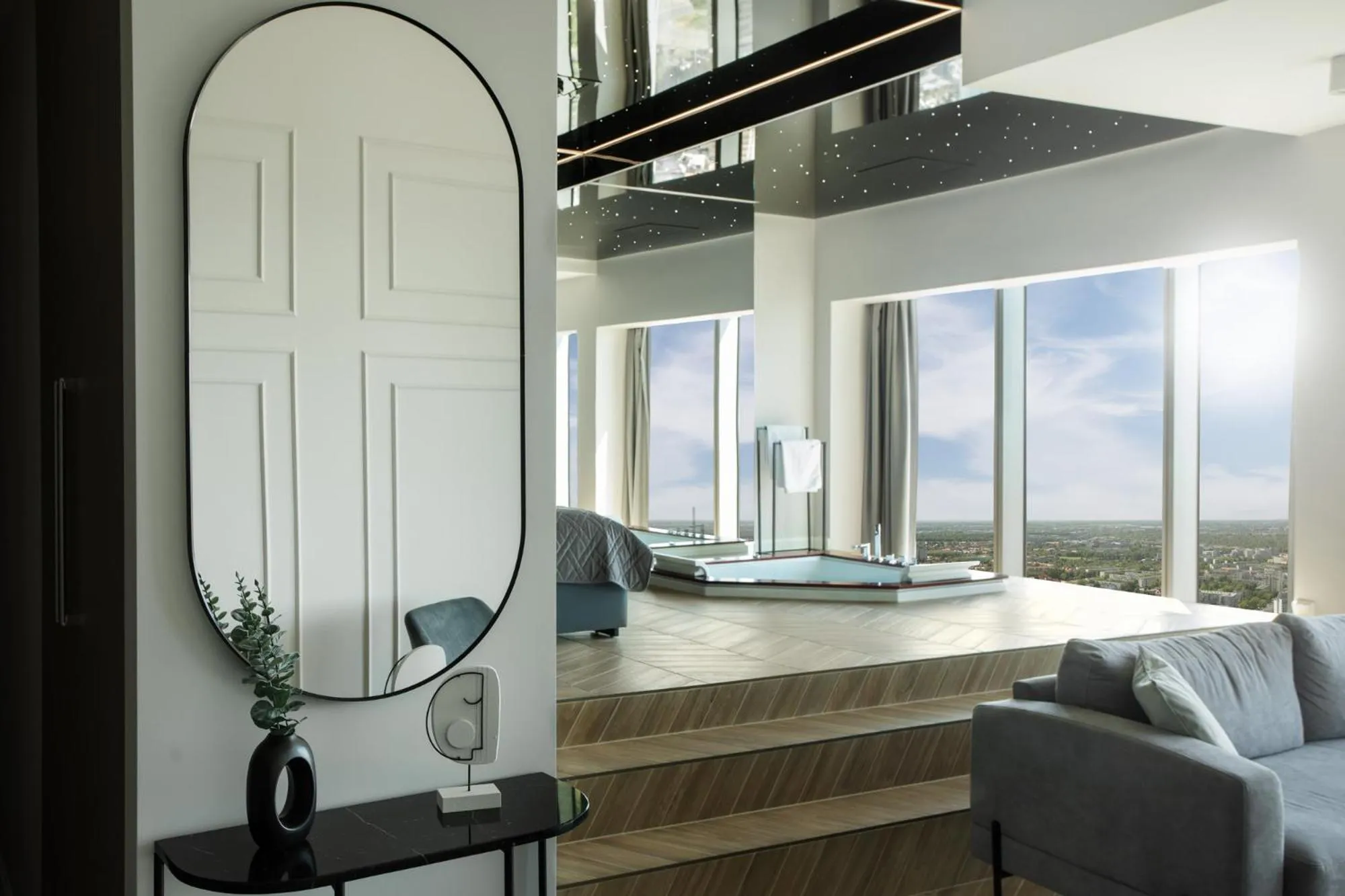 Hot Tub in In The Sky - Apartamenty w Sky Tower