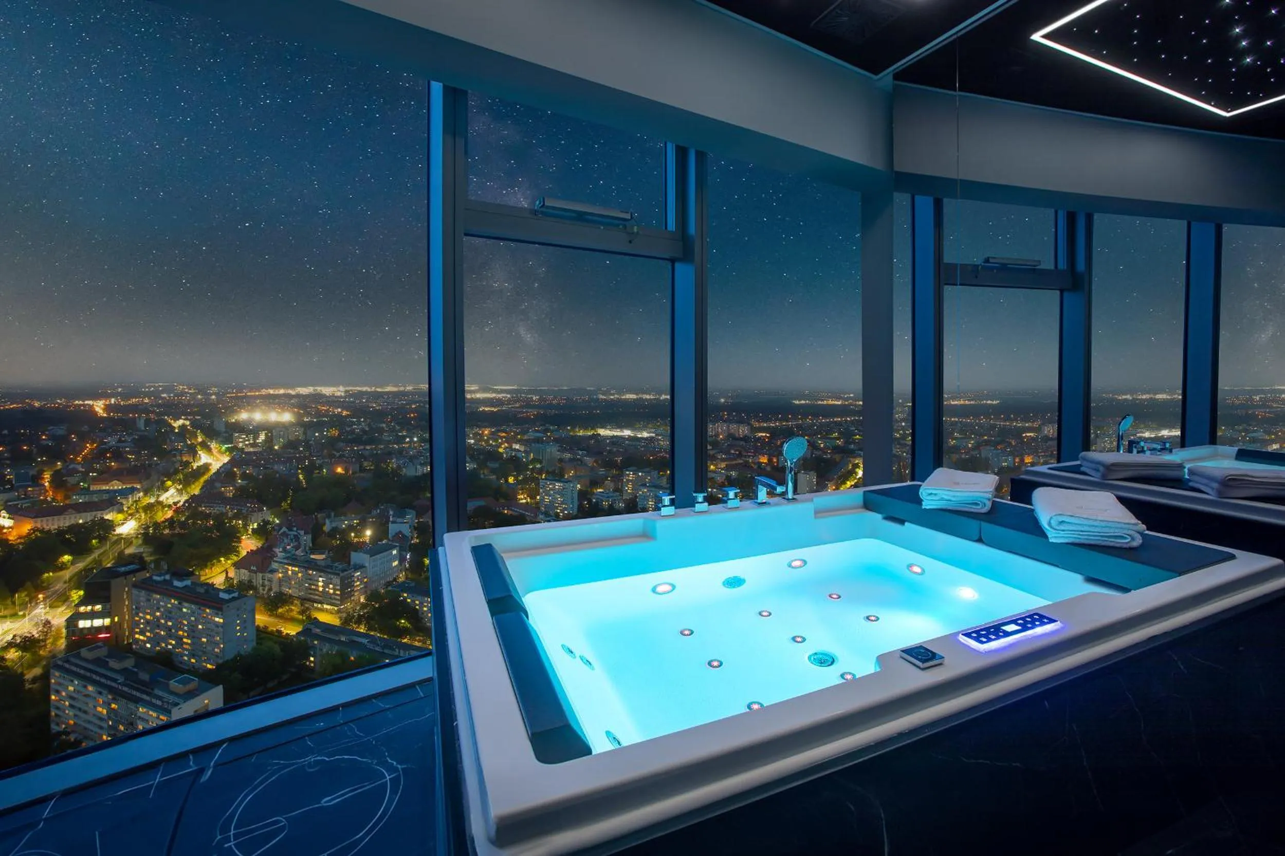 Bird's eye view in In The Sky - Apartamenty w Sky Tower