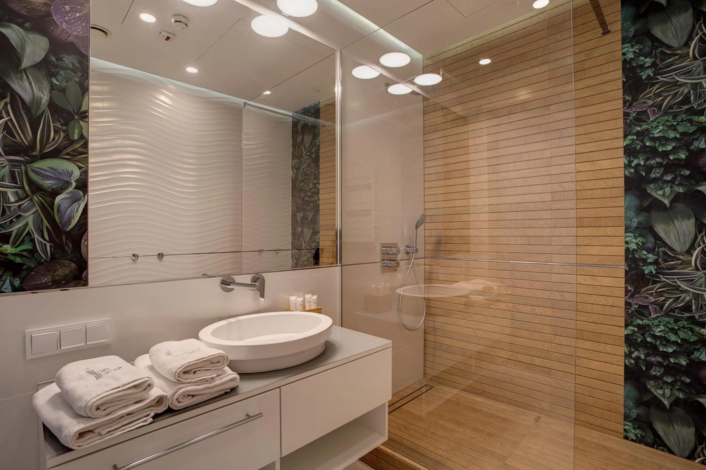 Shower in In The Sky - Apartamenty w Sky Tower