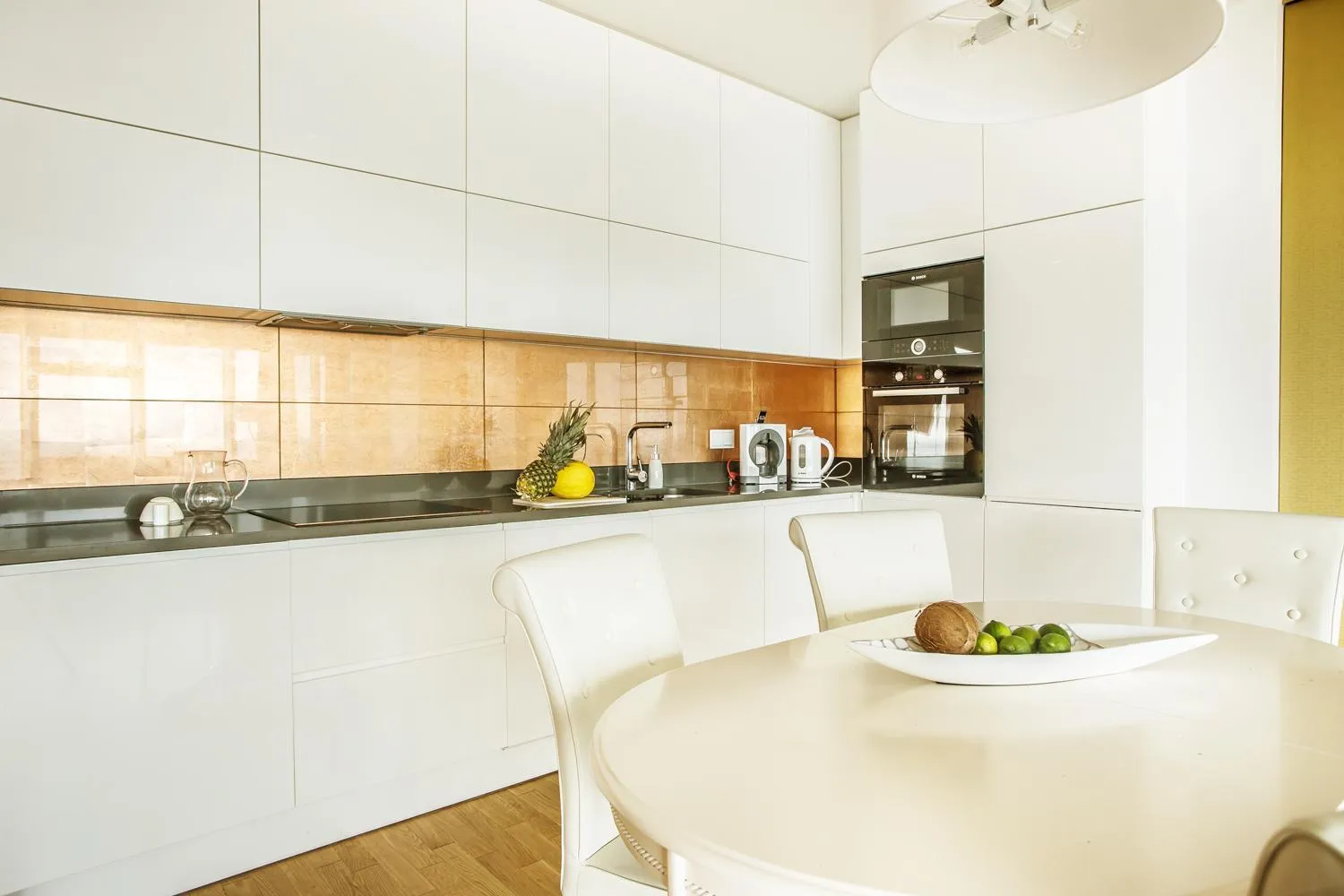 Kitchen or kitchenette in In The Sky - Apartamenty w Sky Tower