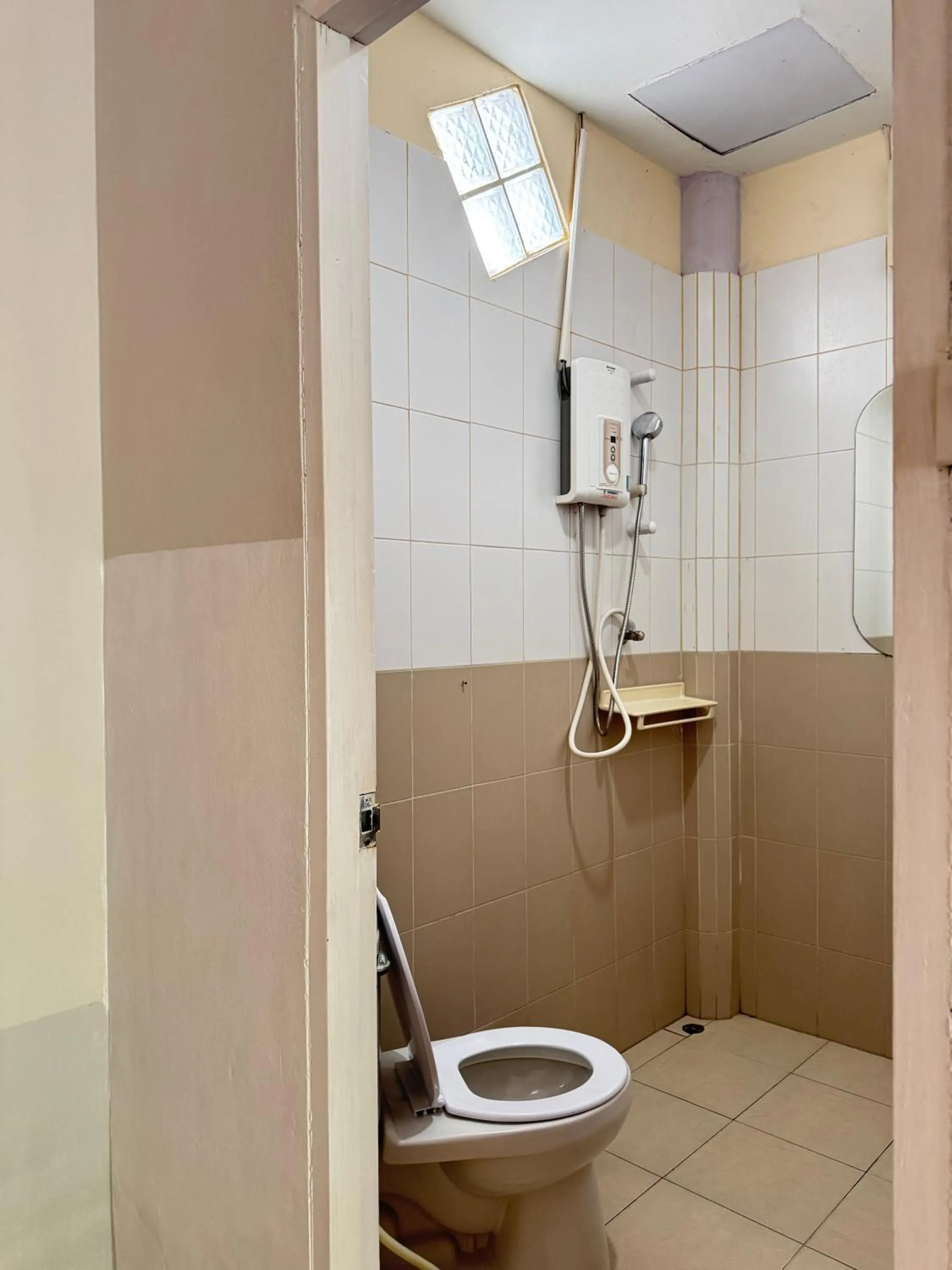 Shower in Rang Noknoy Resort at Kohlarn