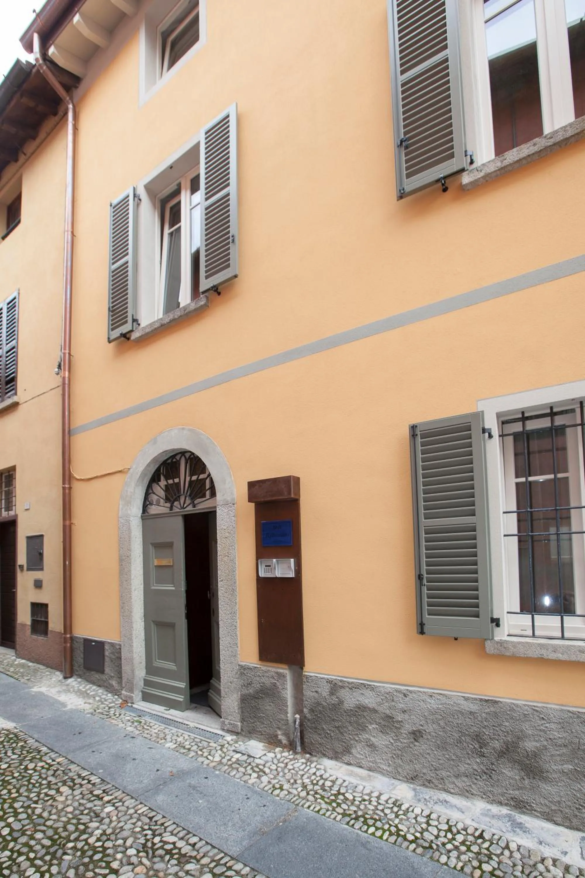 Facade/entrance in Balbianino