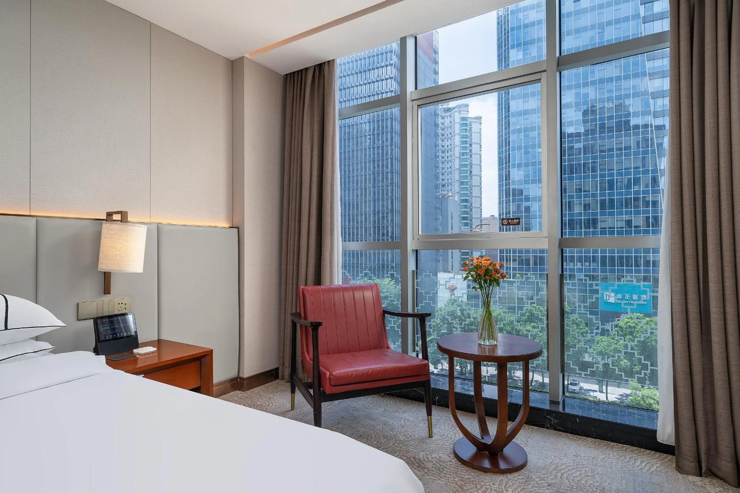 hair dresser, Bed in Echeng Hotel Guangzhou Zhujiang New Town