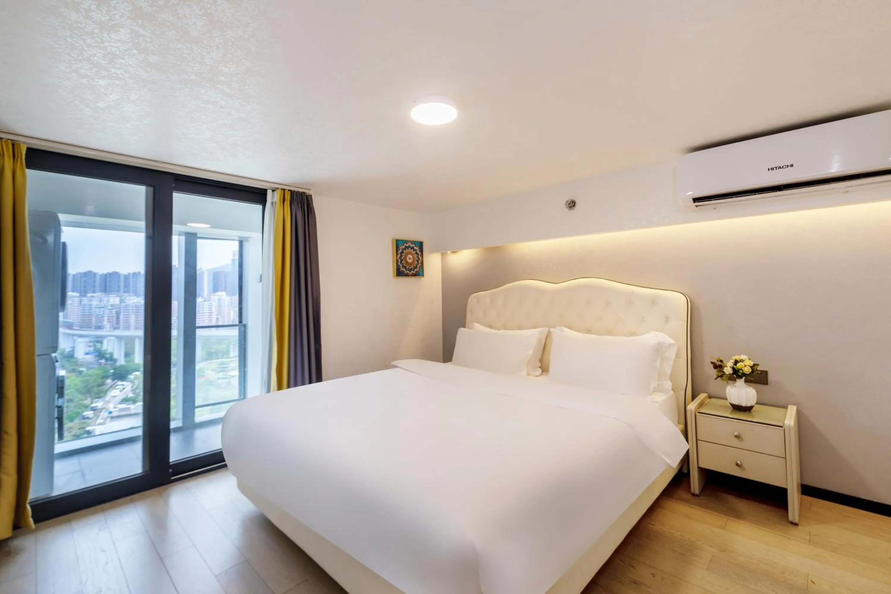 Bed in Xinghe Times Apartment - Shenzhen North Railway Station