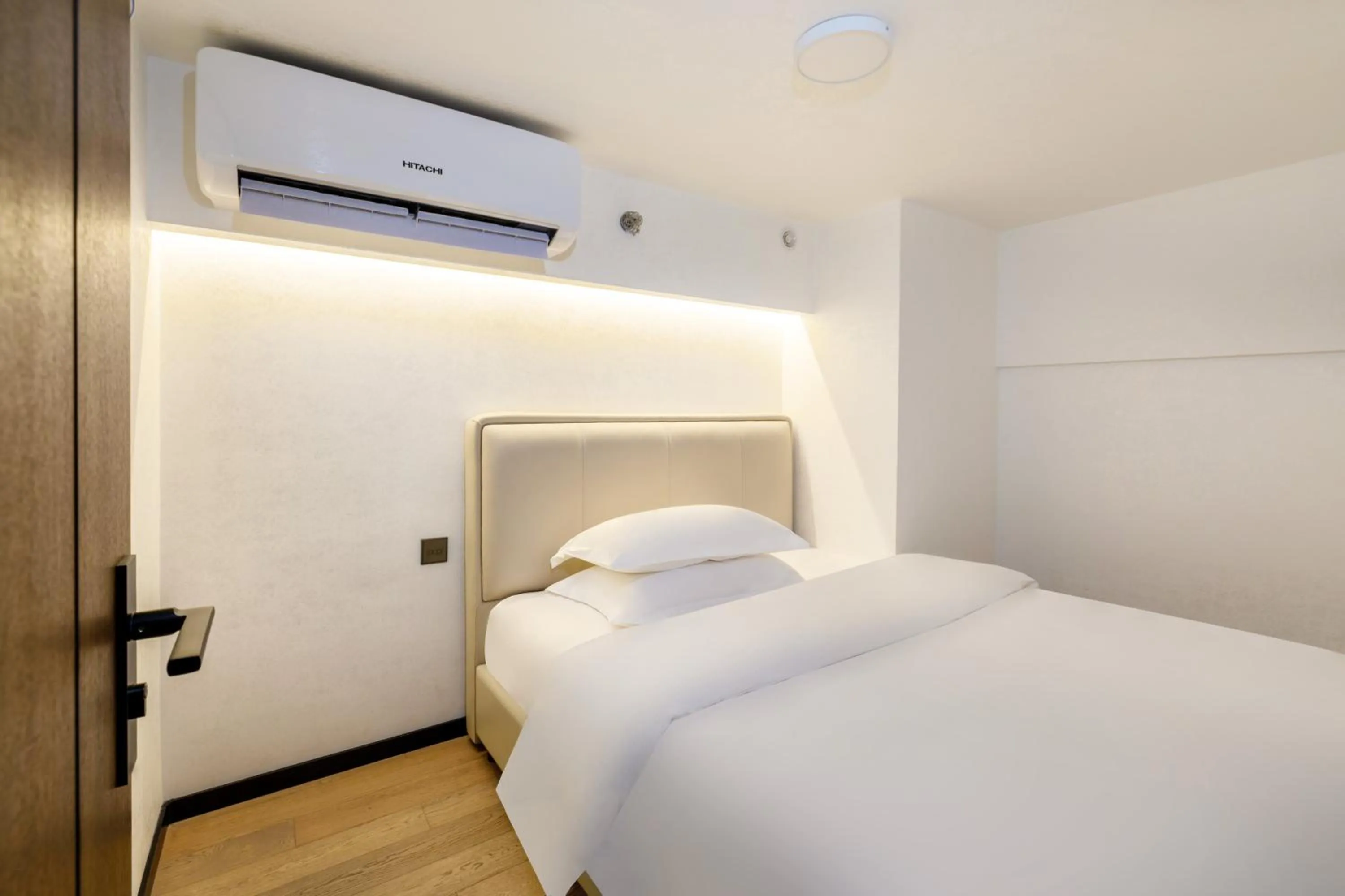 Bed in Xinghe Times Apartment - Shenzhen North Railway Station