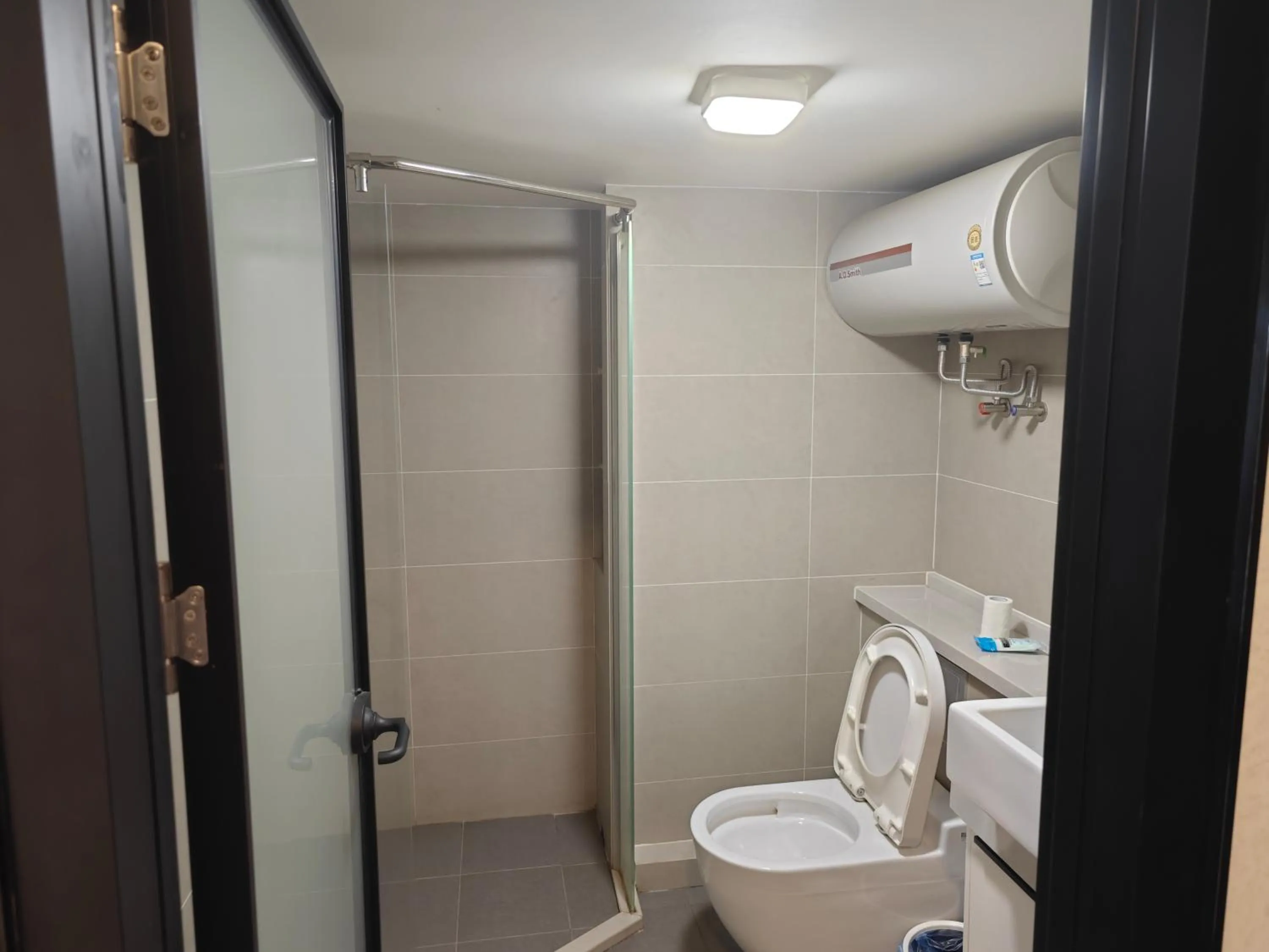 Toilet in Xinghe Times Apartment - Shenzhen North Railway Station