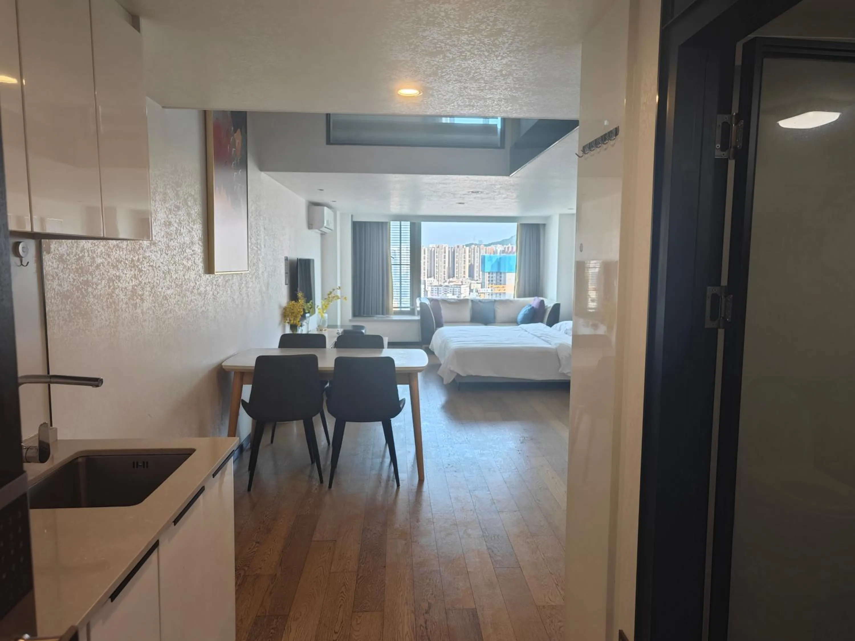 Living room, Bed in Xinghe Times Apartment - Shenzhen North Railway Station