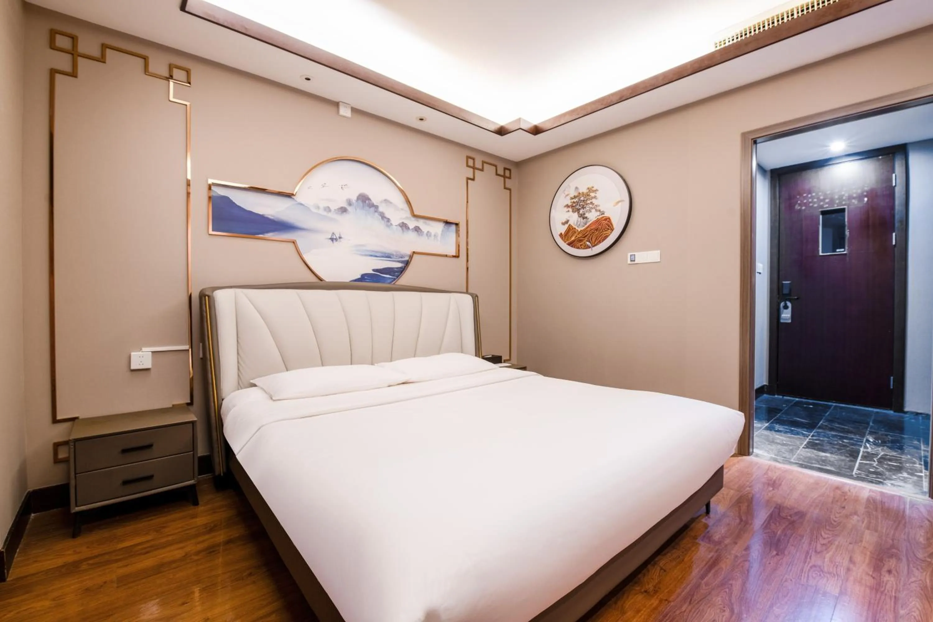 Bed in Wuhan Hongguang Hotel