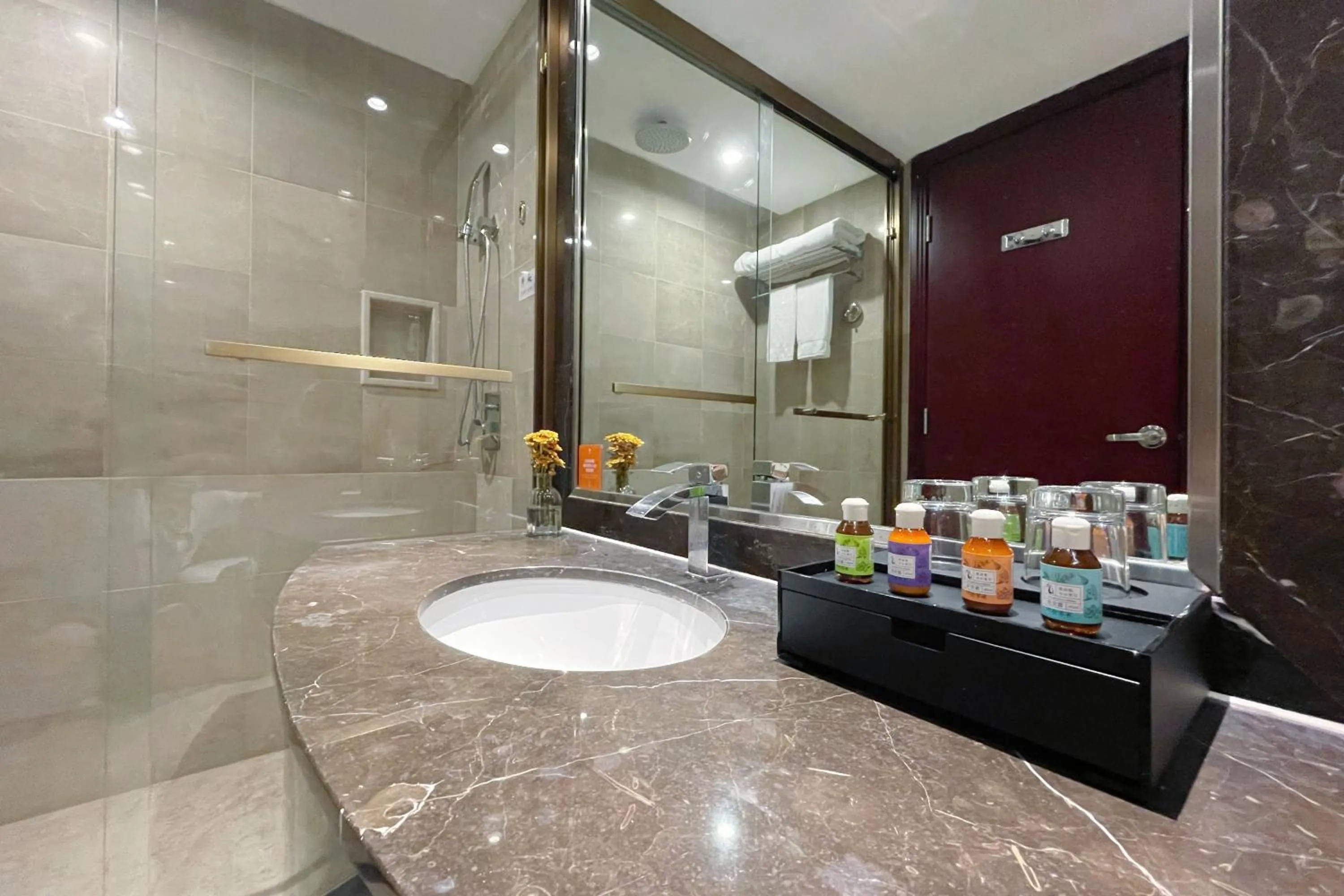 Toilet in Wuhan Hongguang Hotel