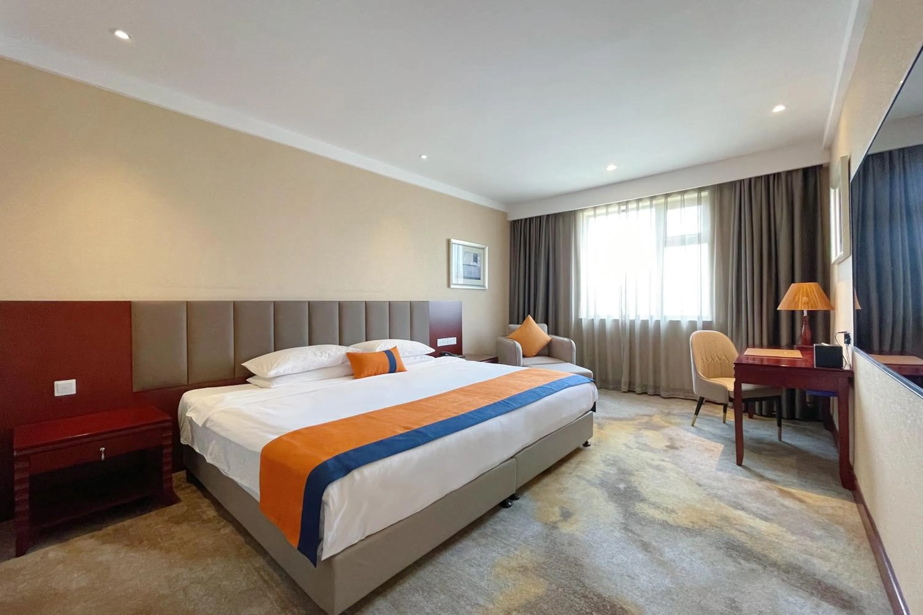 Photo of the whole room, Bed in Wuhan Hongguang Hotel