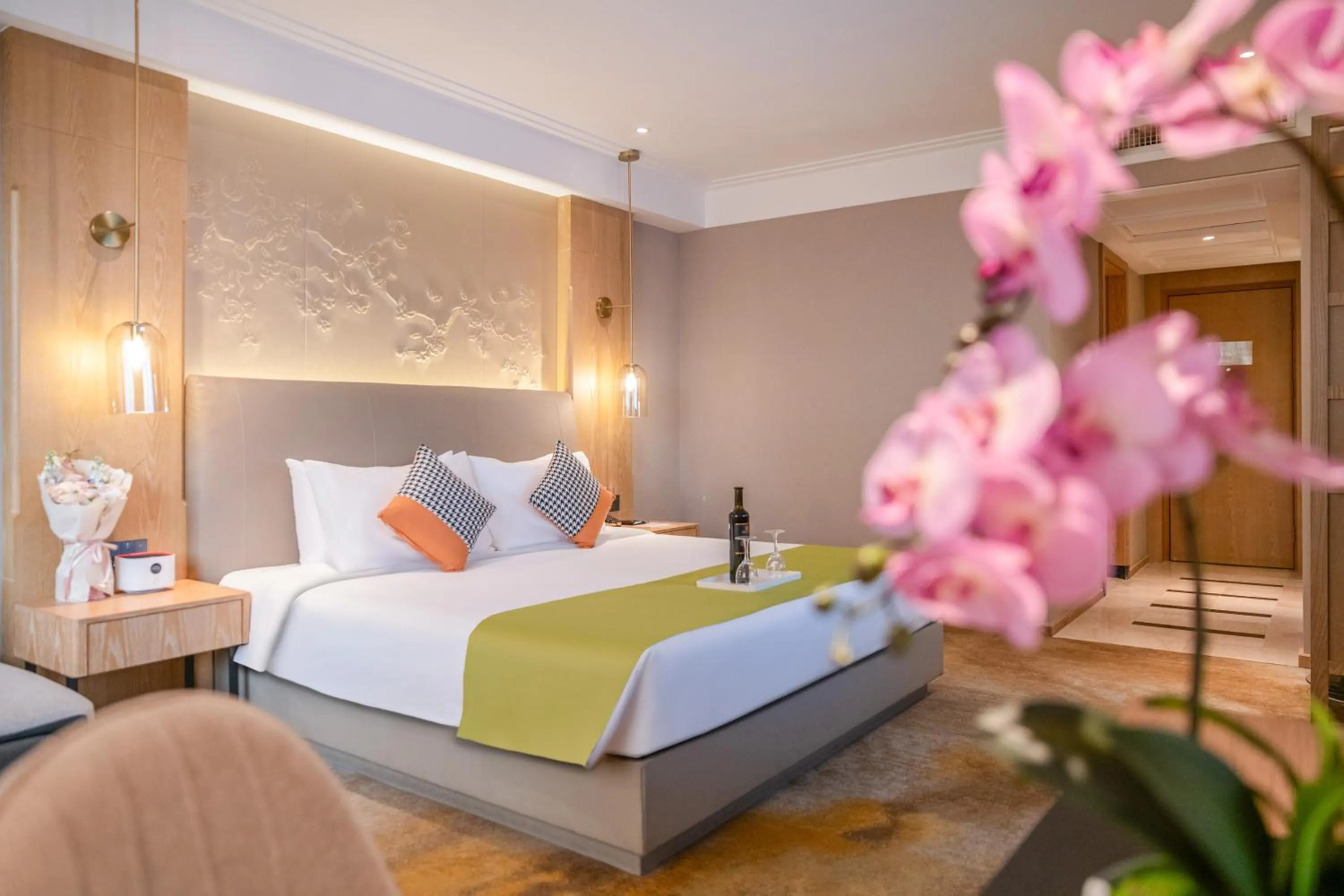 Bed in Wuhan Hongguang Hotel