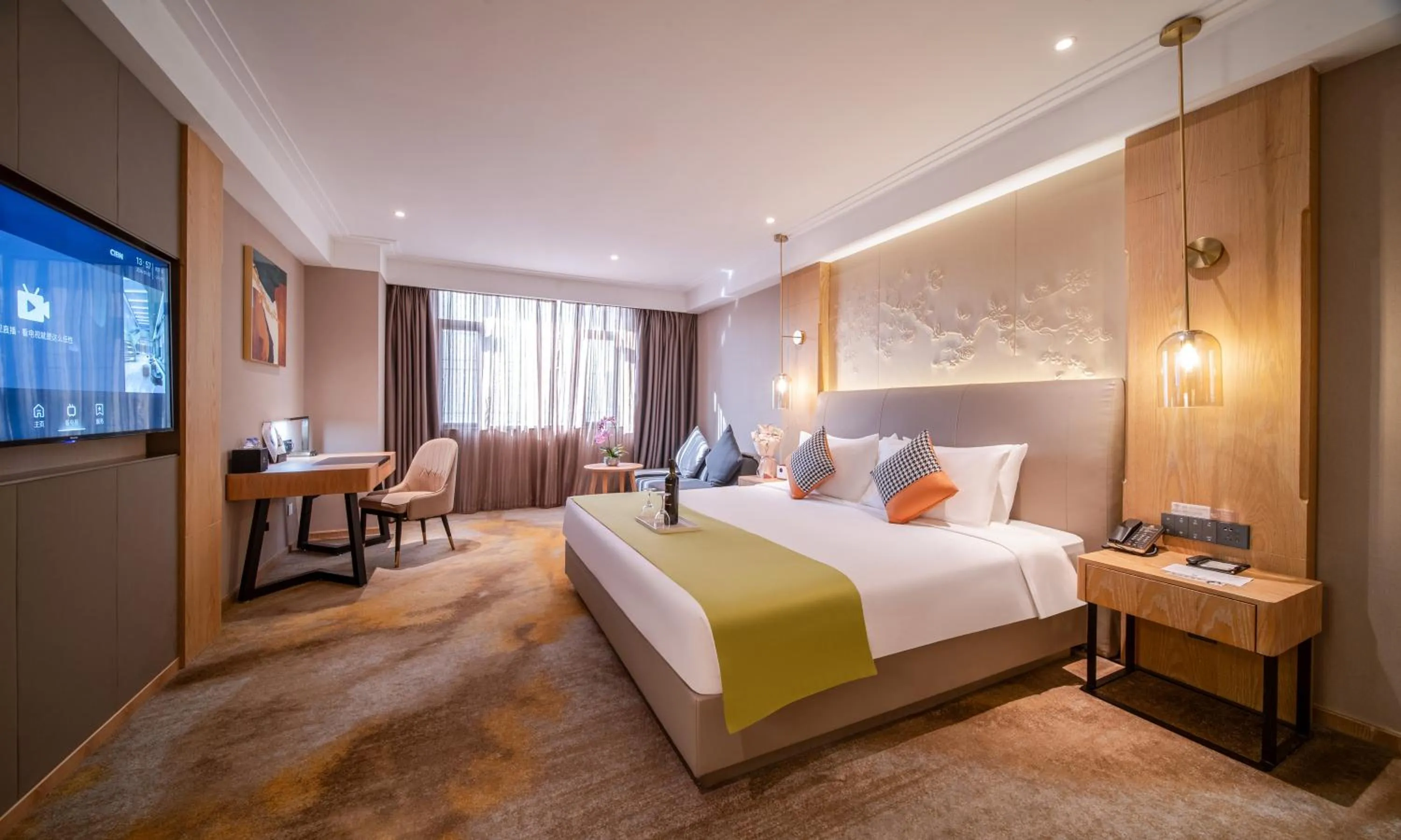 Bed in Wuhan Hongguang Hotel