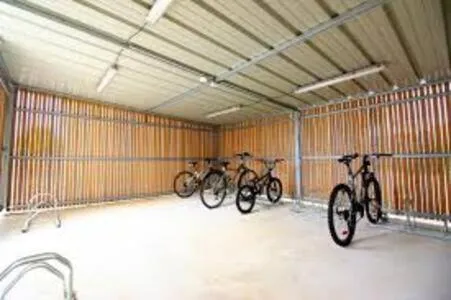 Cycling in Kosy Appart Hôtel Résidence Arboréa