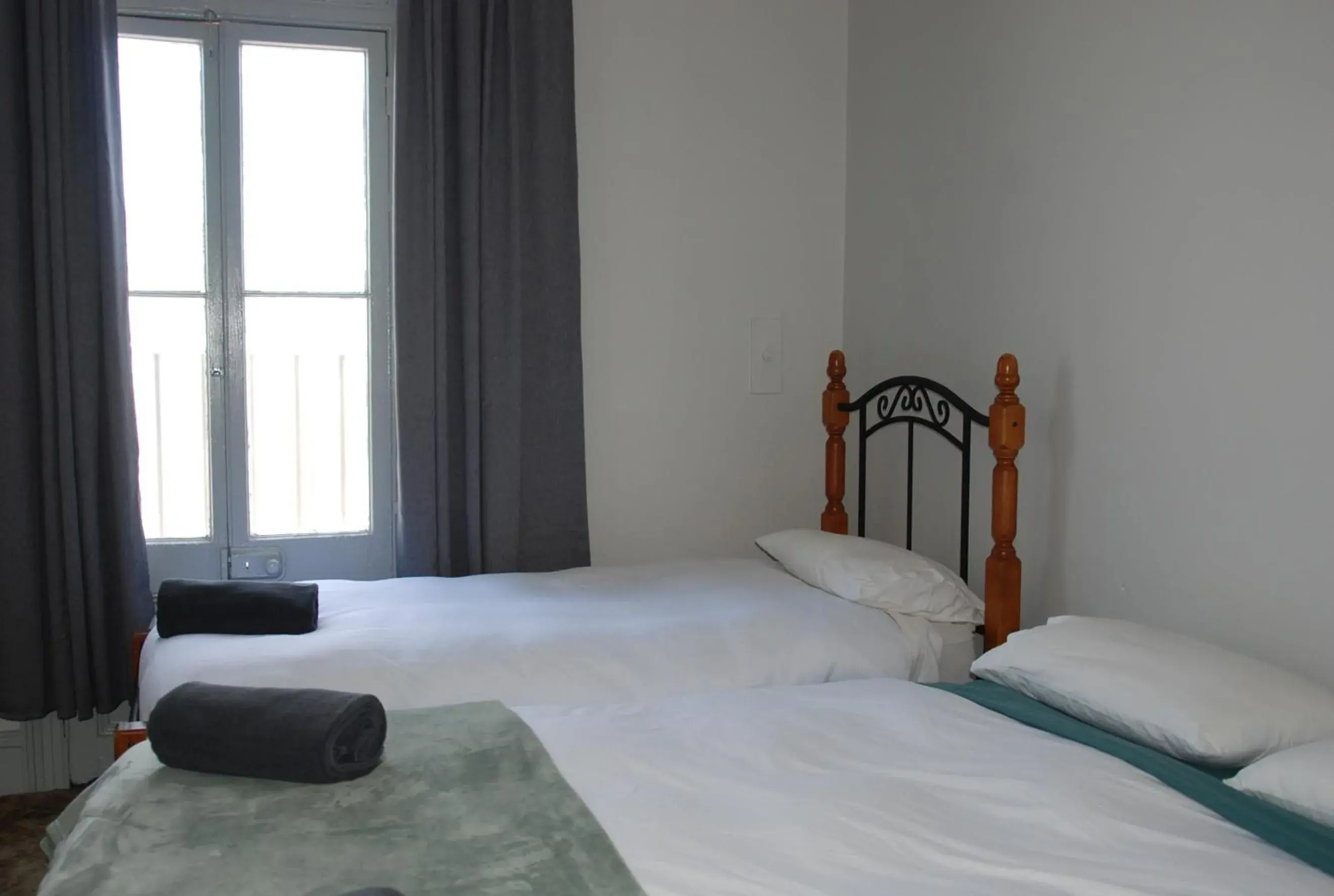 Family Room in THE FED AND BED TEMORA Family Room in THE FED AND BED TEMORA