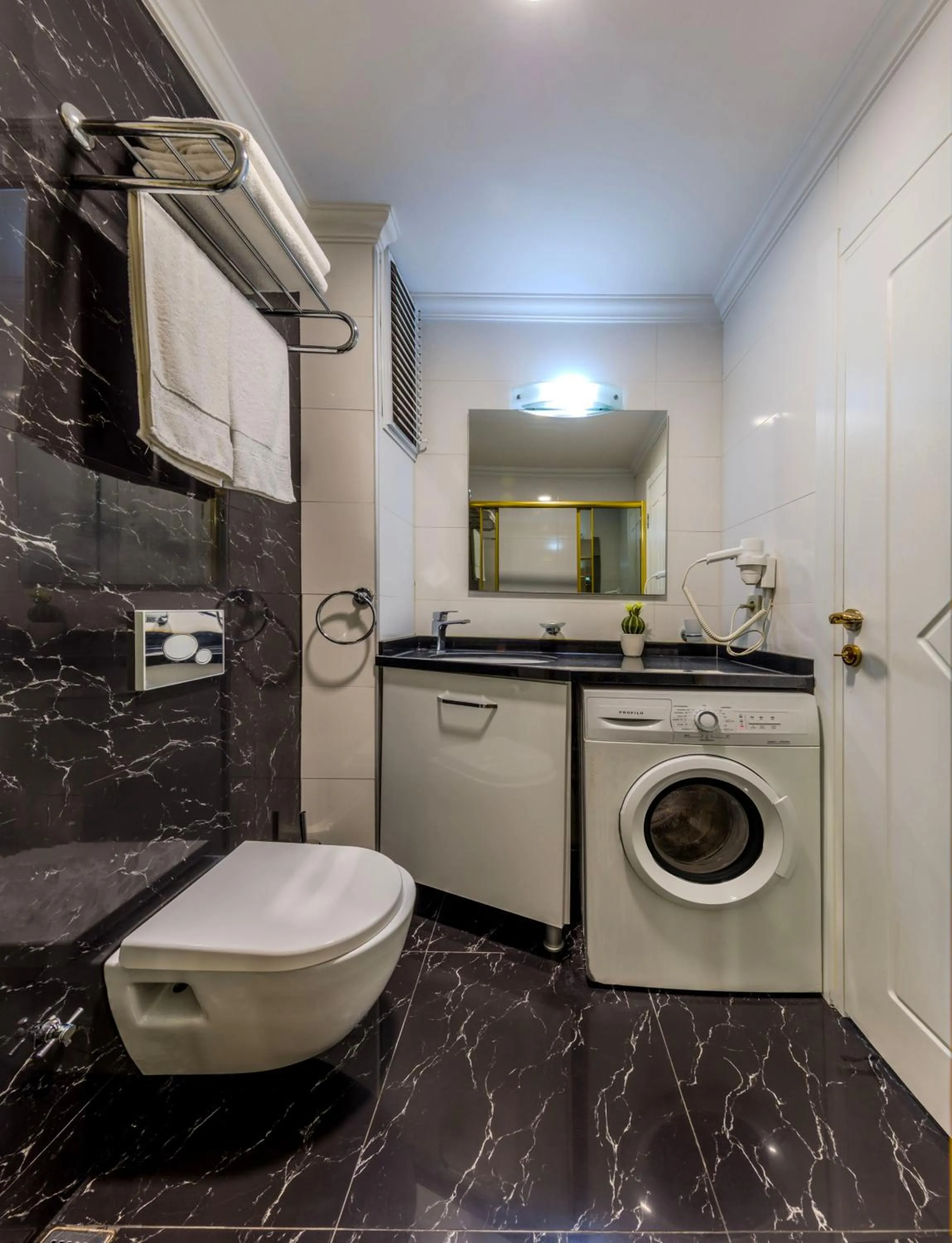 Toilet in Lemis Suite Istanbul