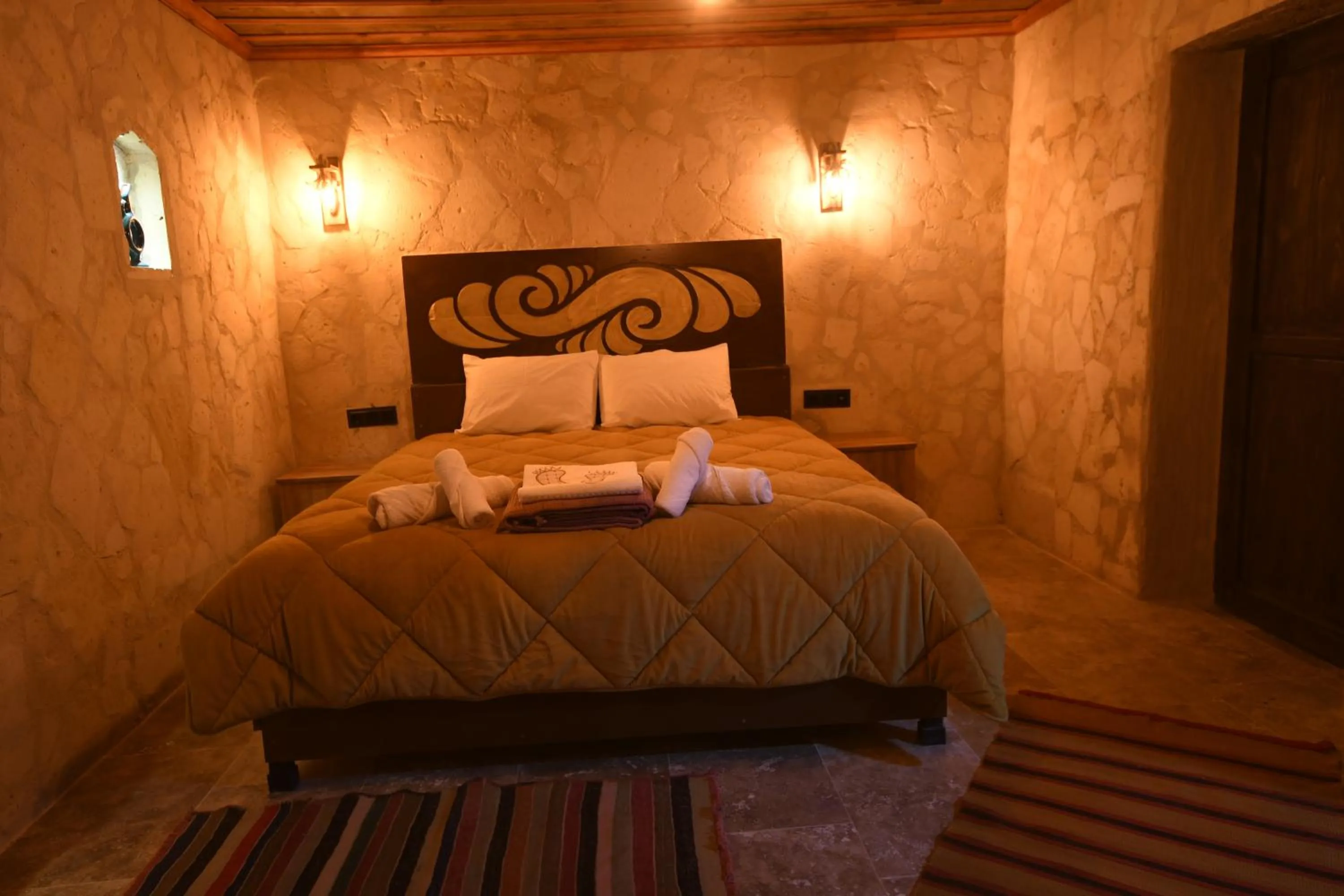 Bed in Stone Owl Otel & Restaurant