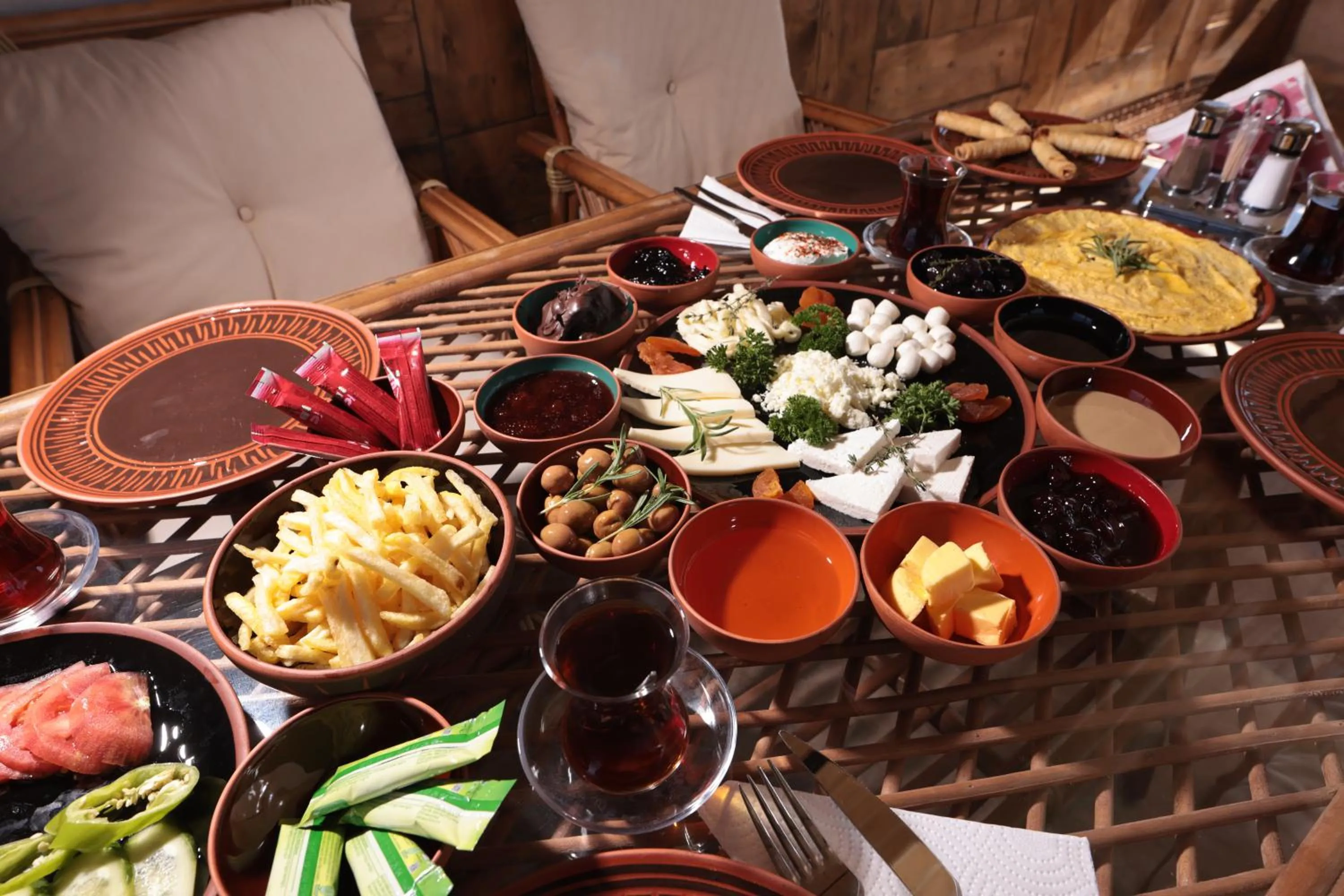 Food and drinks in Stone Owl Otel & Restaurant