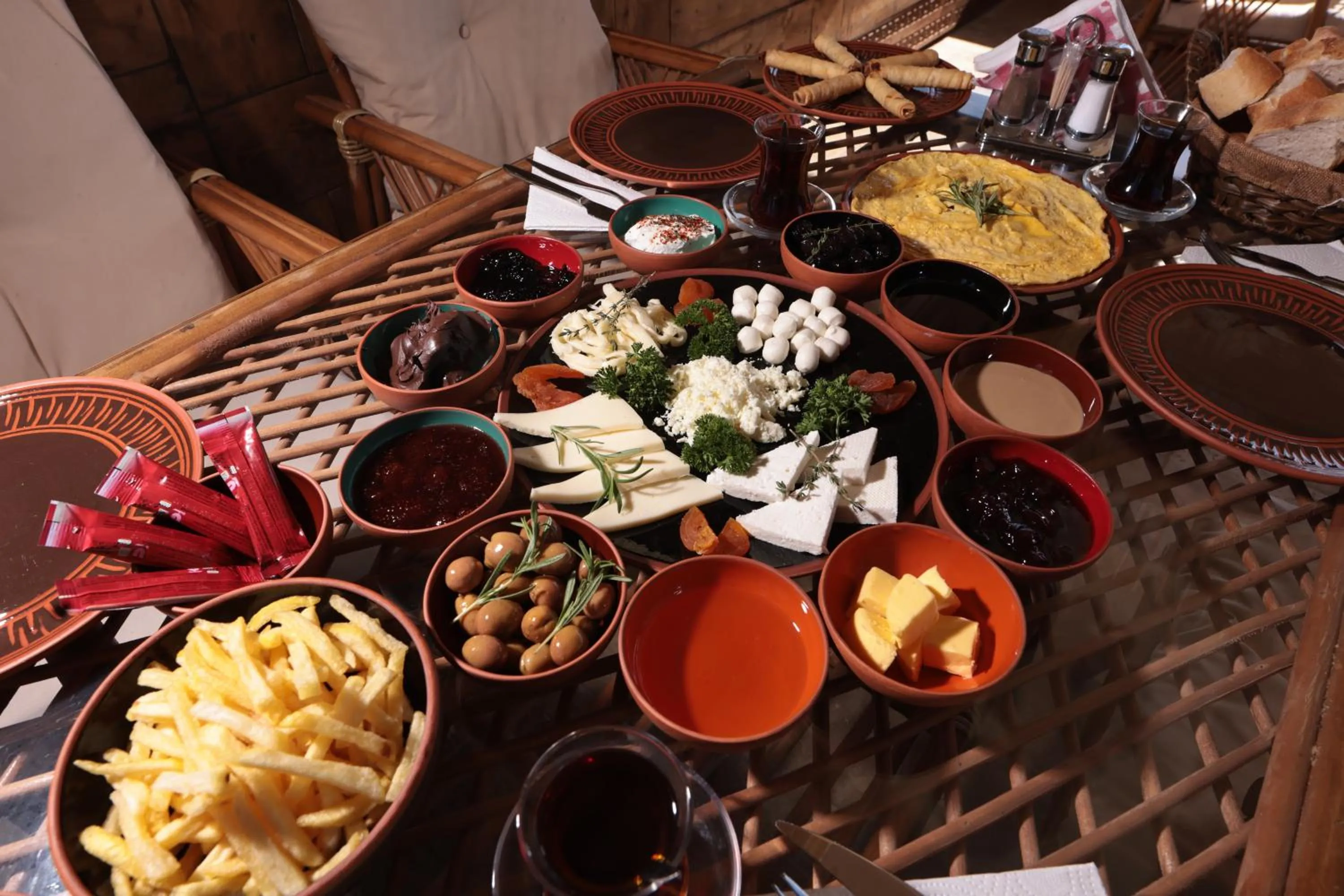 Food and drinks in Stone Owl Otel & Restaurant