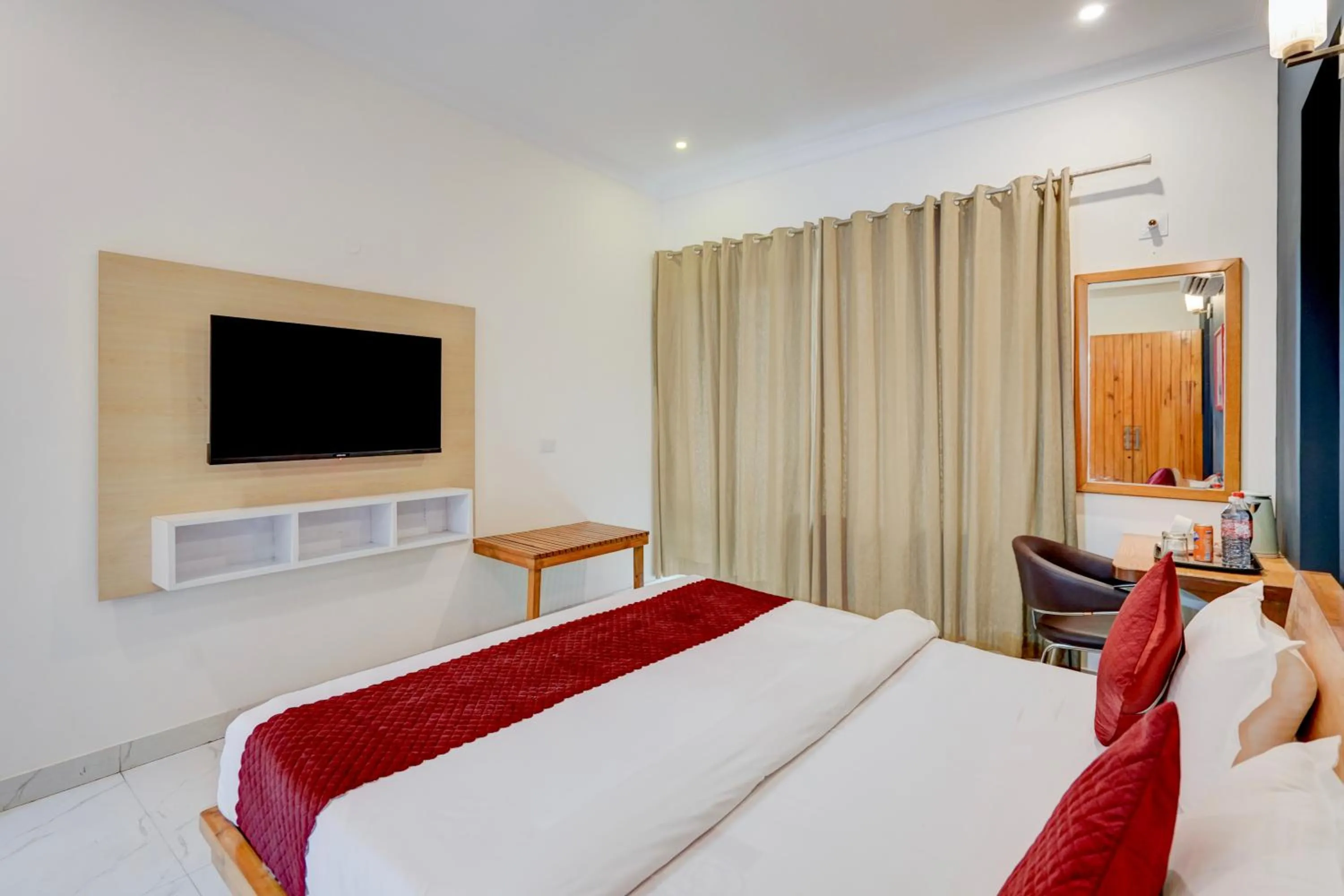 Bed in The Byke Express Medicity Near Medanta