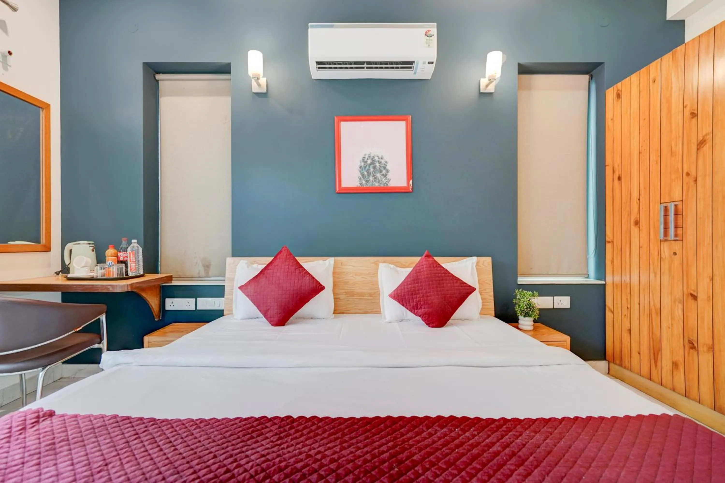 Bed in The Byke Express Medicity Near Medanta