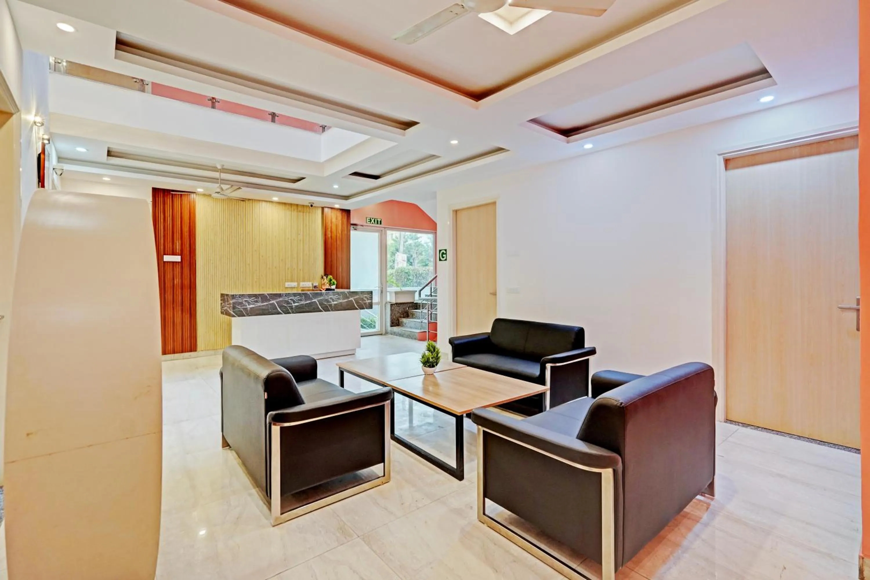 Lobby or reception in The Byke Express Medicity Near Medanta