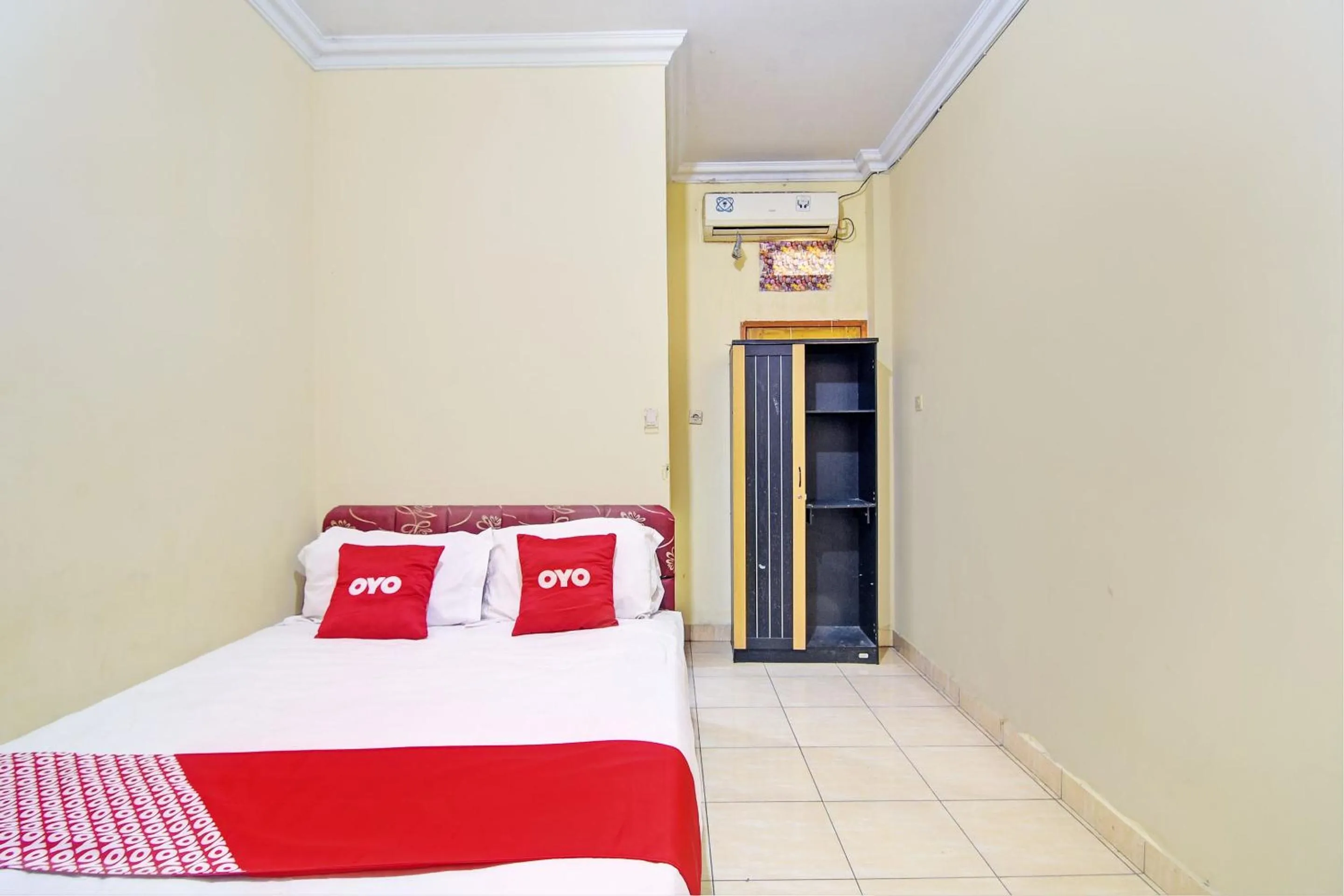 Bedroom, Bed in Hotel O Kost 99