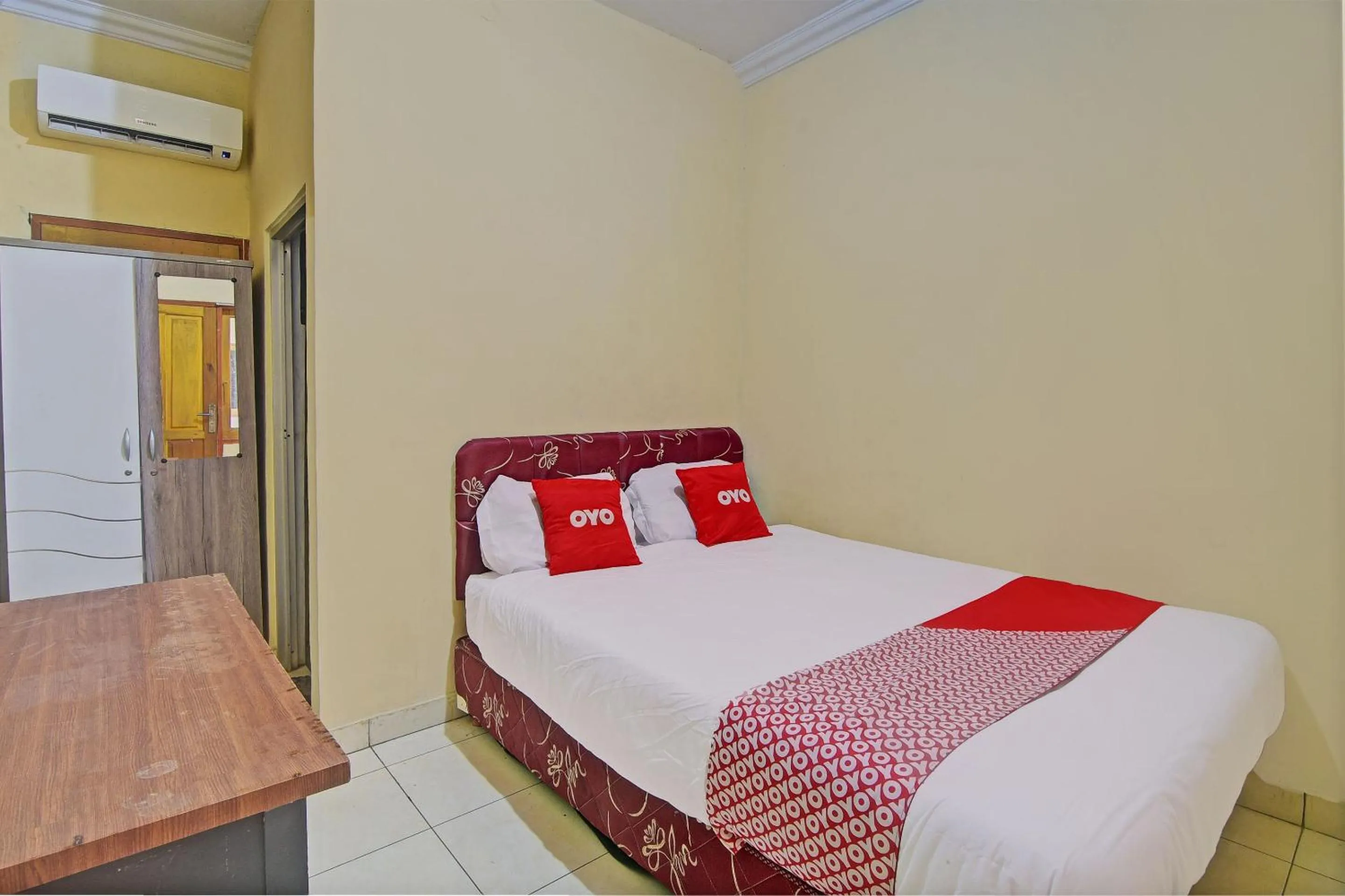 Bedroom, Bed in Hotel O Kost 99