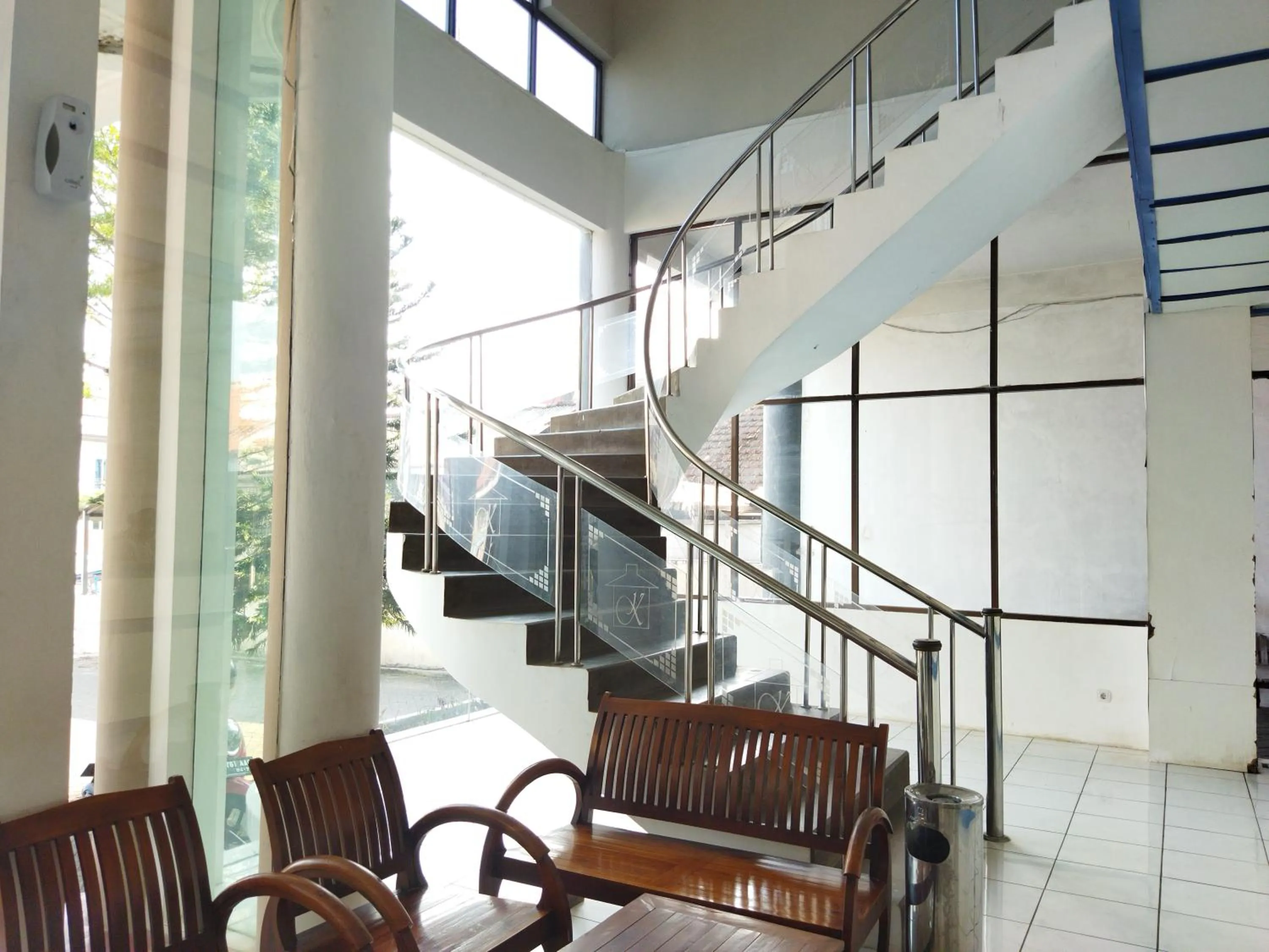 Royal Kencana Hotel powered by Cocotel