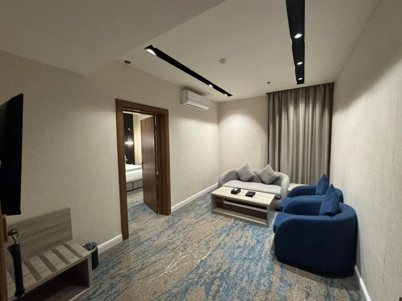 TV and multimedia, Bed in Niyama Hotel