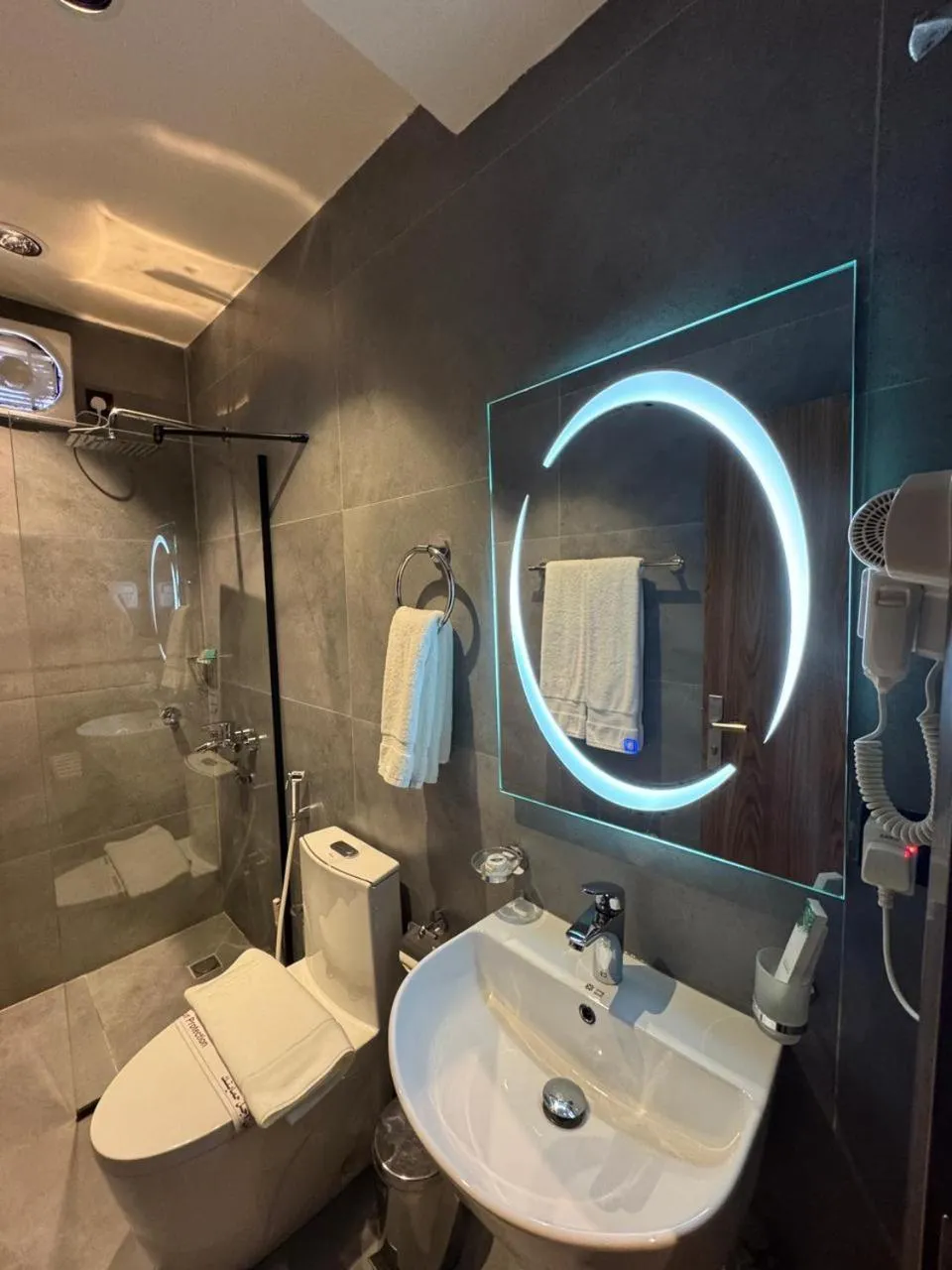 Shower in Niyama Hotel