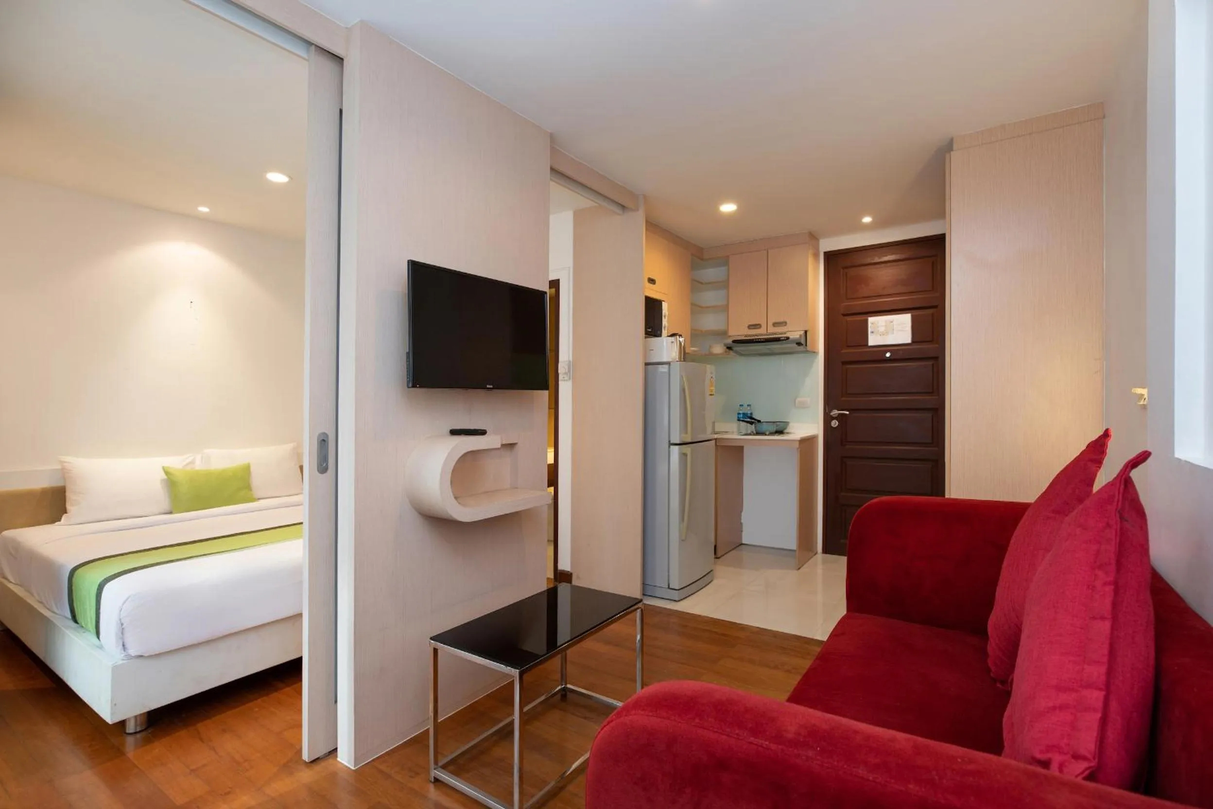 Communal lounge/ TV room, Bed in iCheck inn Residences Patong