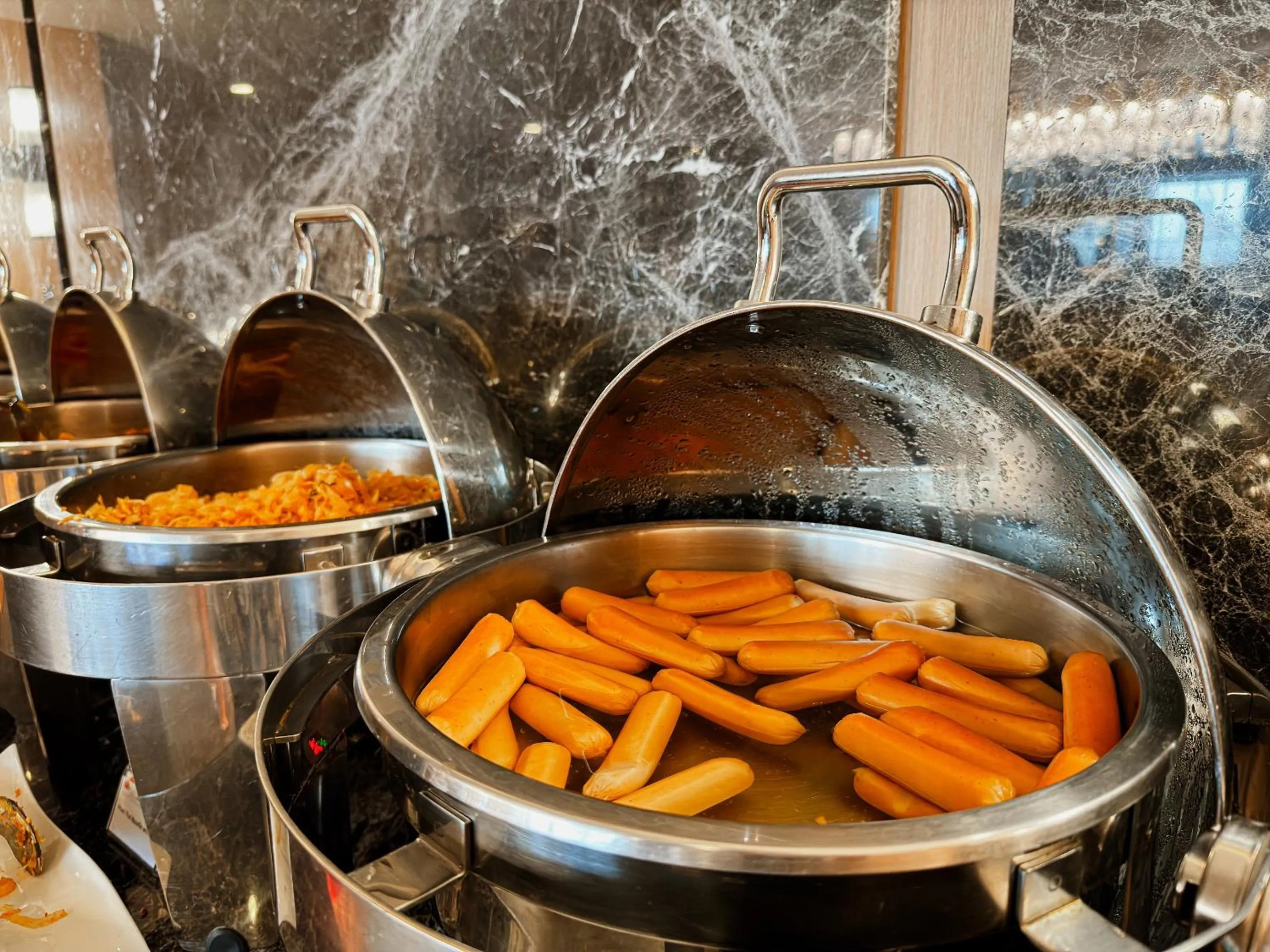 Food and drinks in iCheck inn Residences Patong